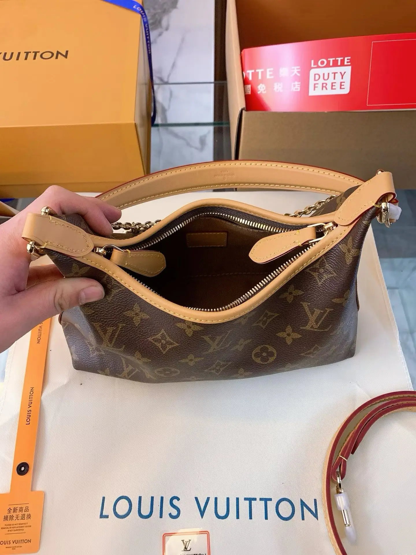 LV Monogram Hobo Shoulder Bag D32518043 — view 9