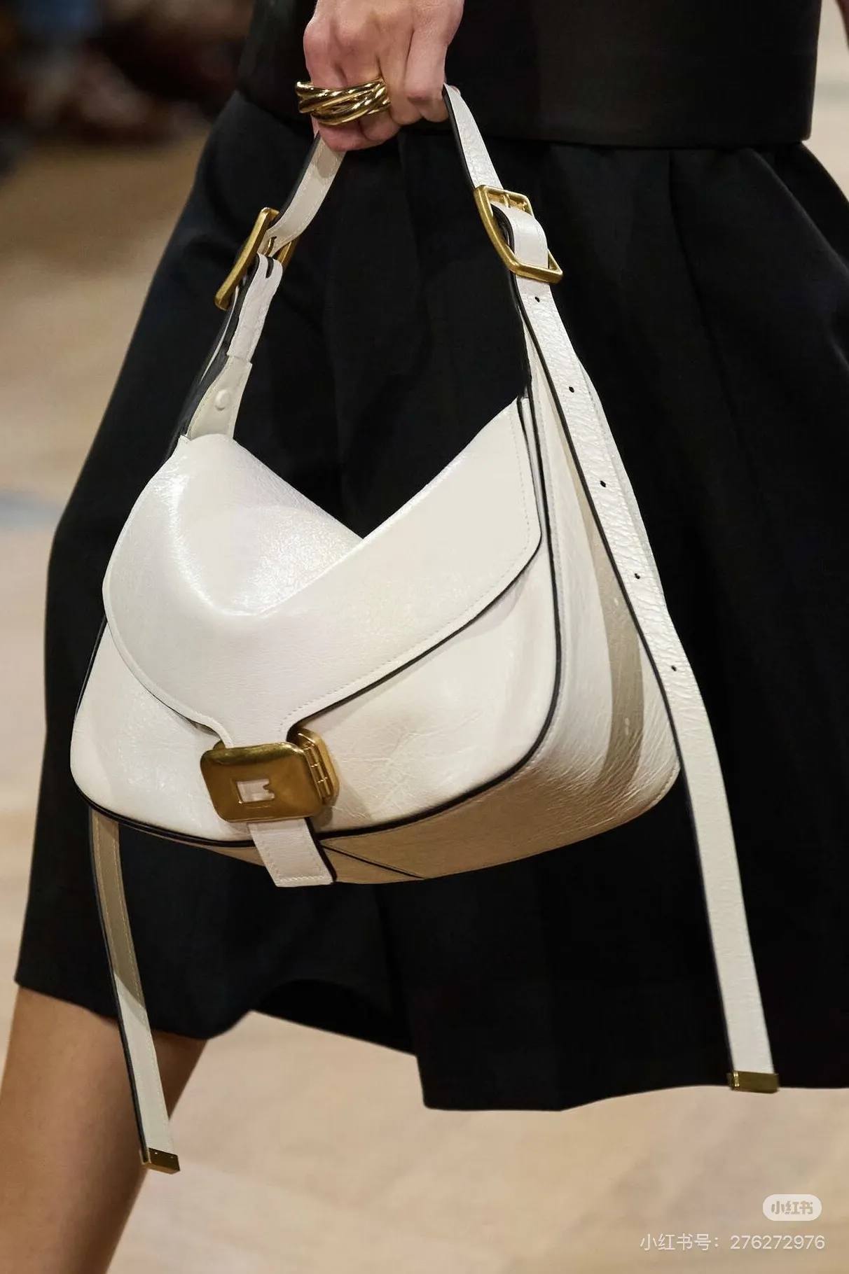 Balenciaga Clicca Shoulder Bag D40017922 — view 9