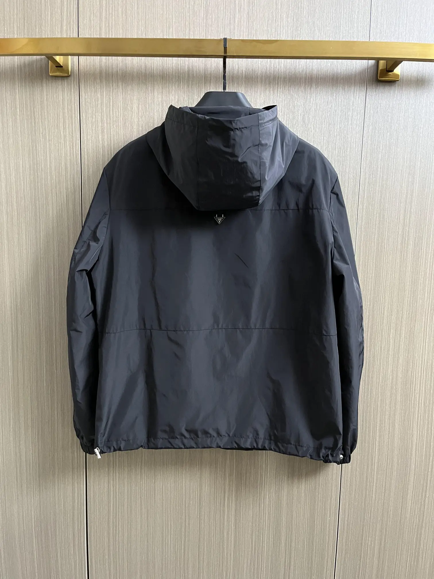 Logo-Plaque Hooded Shell Jacket D25014737 — view 2
