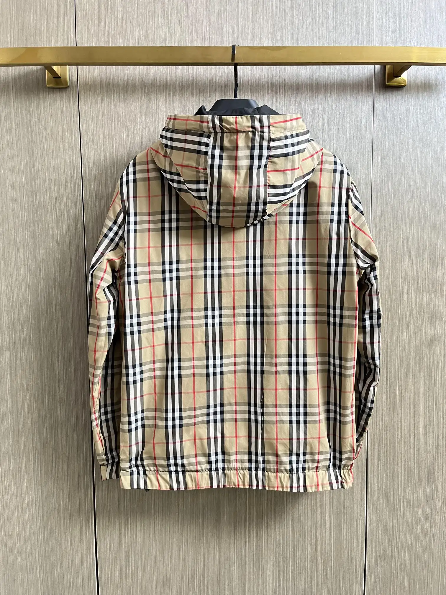 Reversible Check-Lined Hooded Jacket D26014738 — view 4