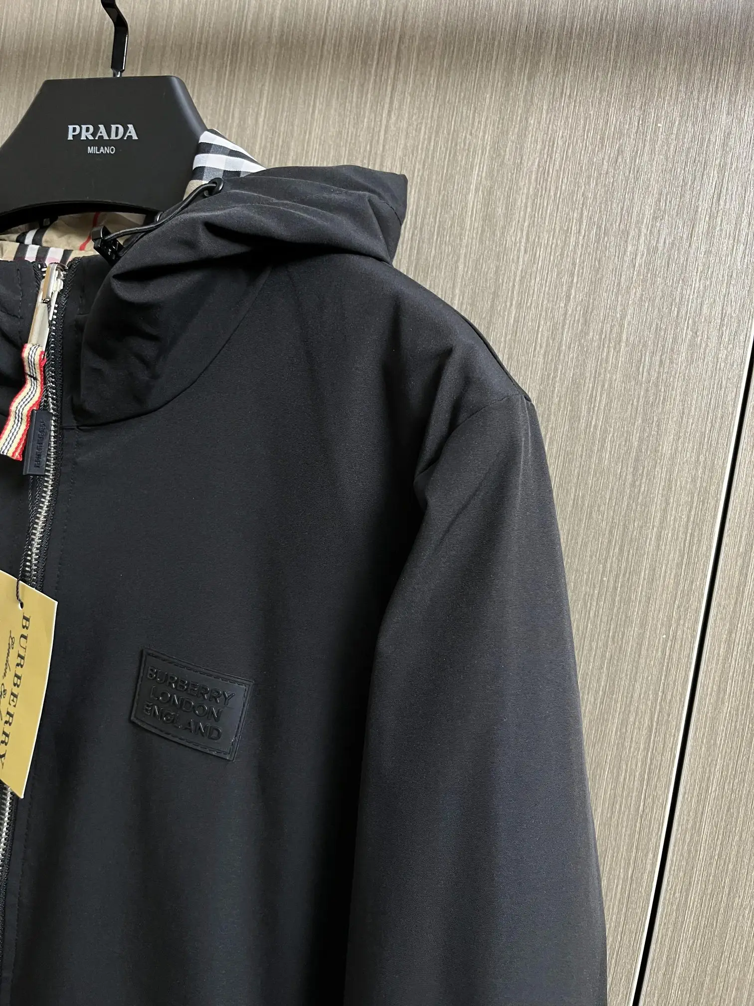 Reversible Check-Lined Hooded Jacket D26014738 — view 5