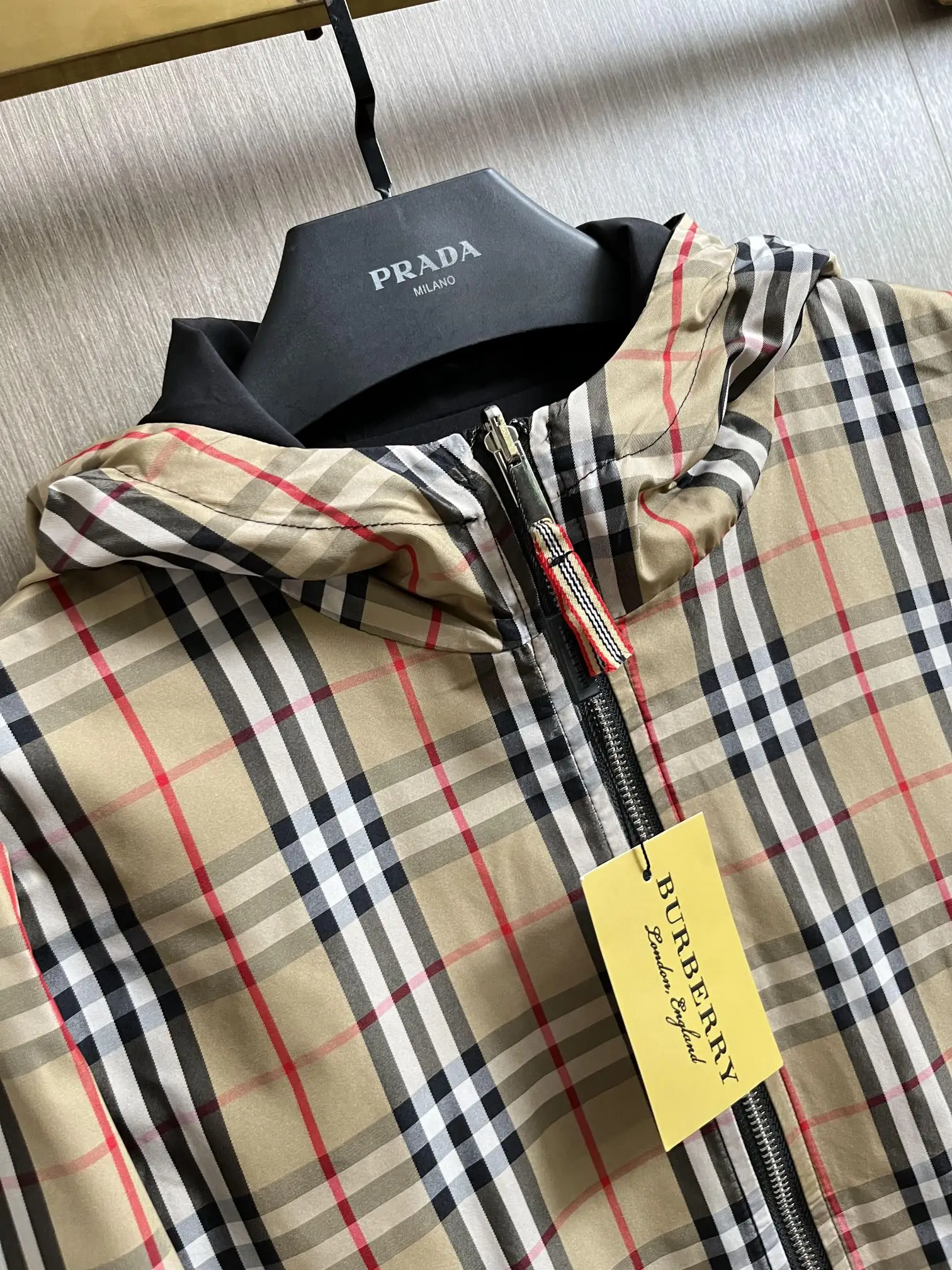 Reversible Check-Lined Hooded Jacket D26014738 — view 7