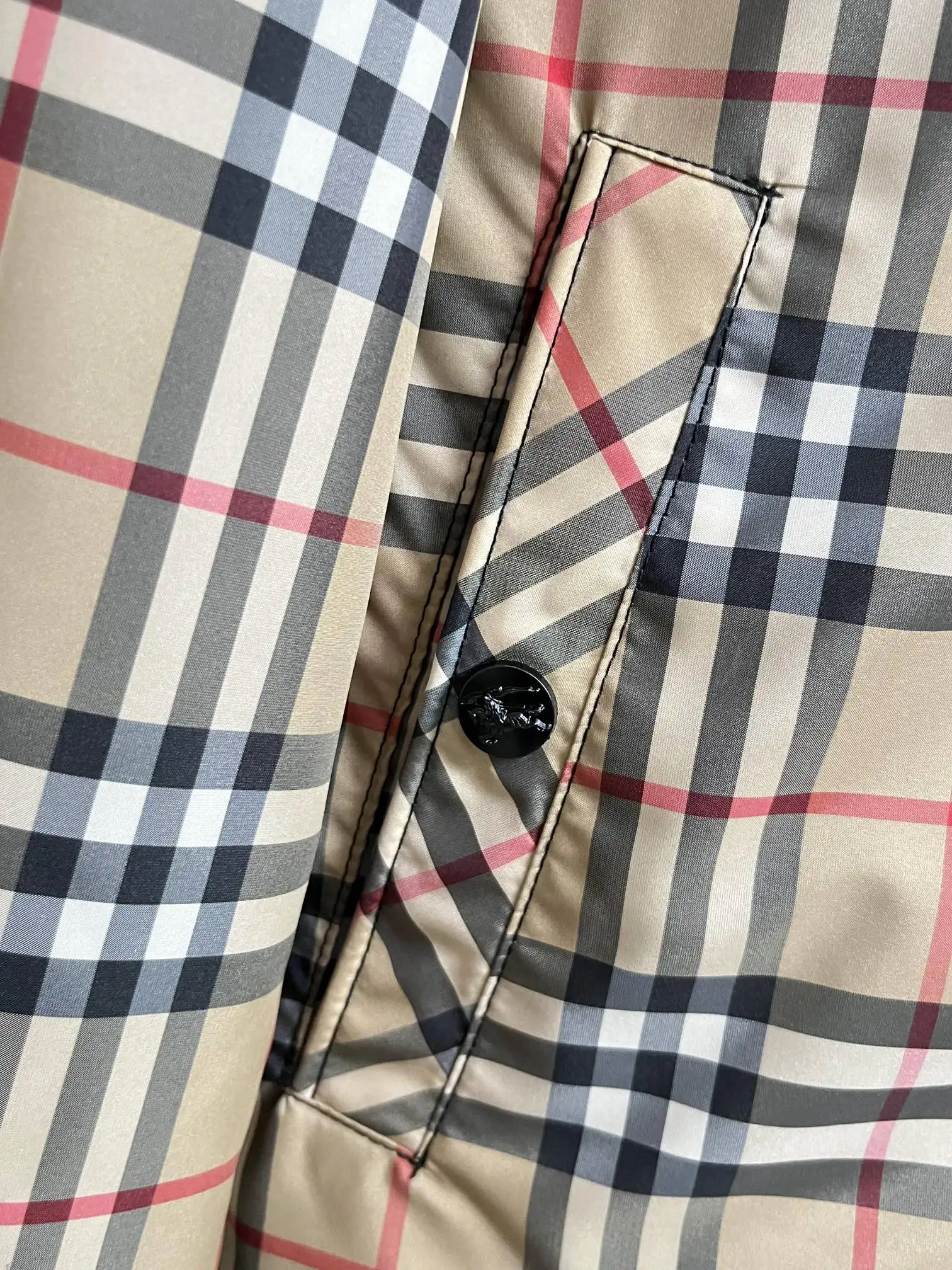 Reversible Check-Lined Hooded Jacket D26014738 — view 8
