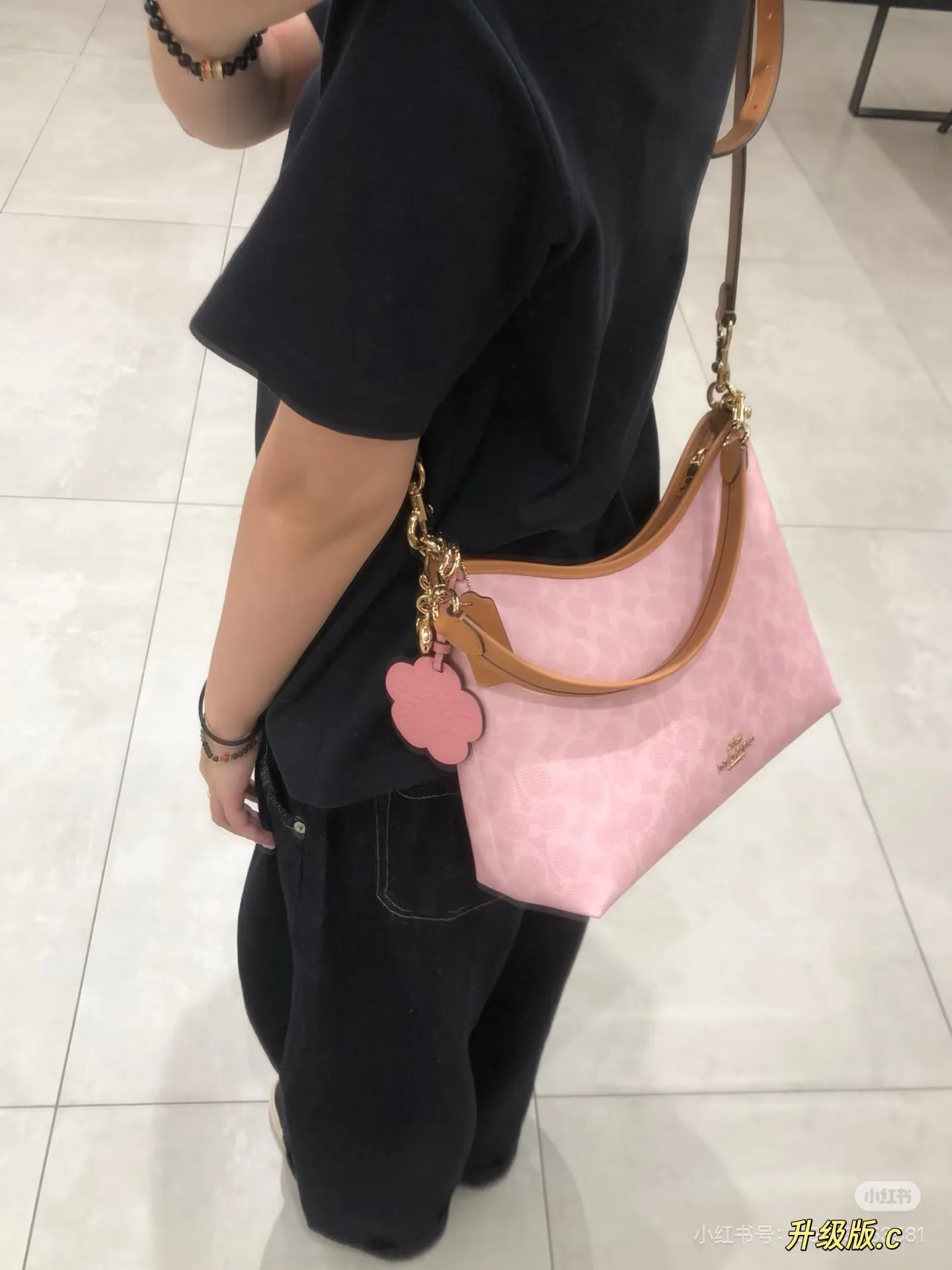 Coach Swinger Shoulder Bag in Signature Canvas D35517911 — view 3