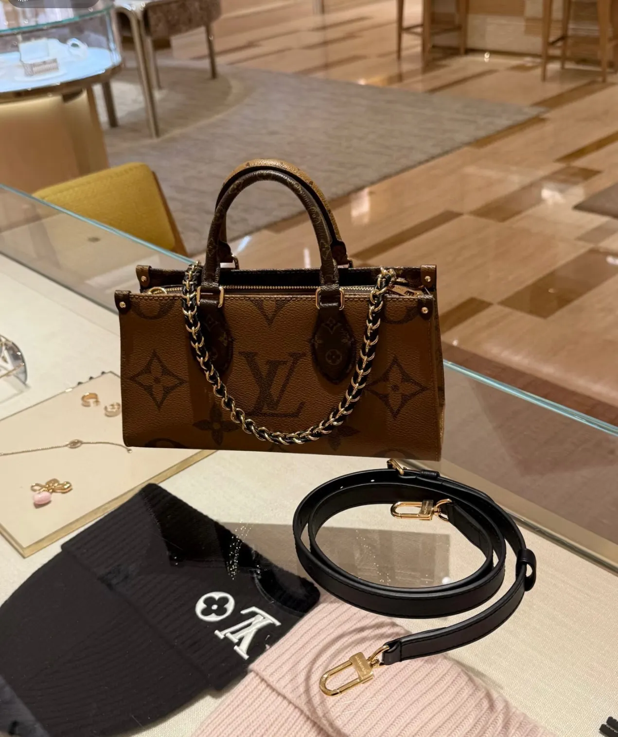 Monogram Canvas Top-Handle Tote Bag D35518212