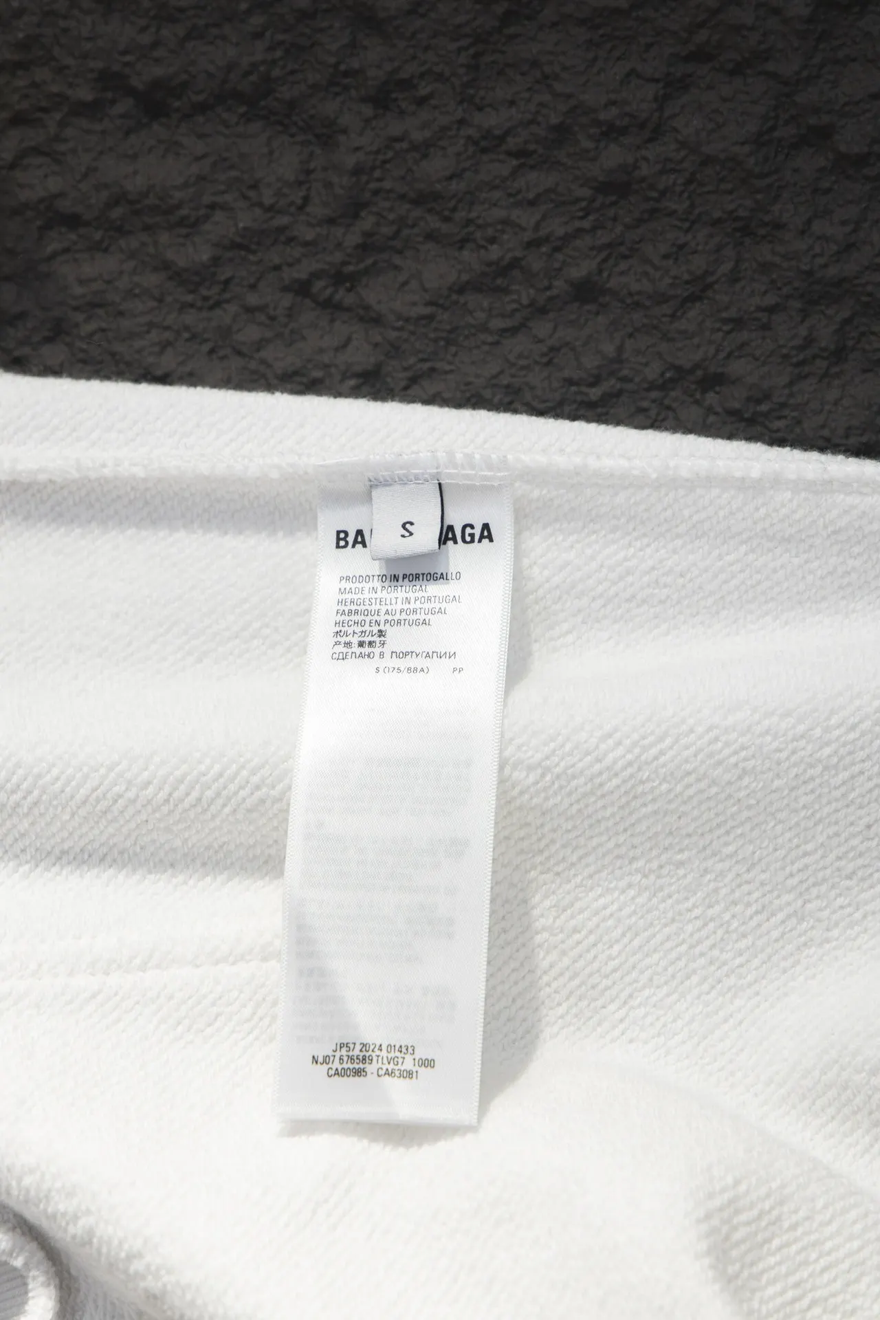 Logo-Embroidered Oversized Zip-Up Hoodie D21924305 — view 9