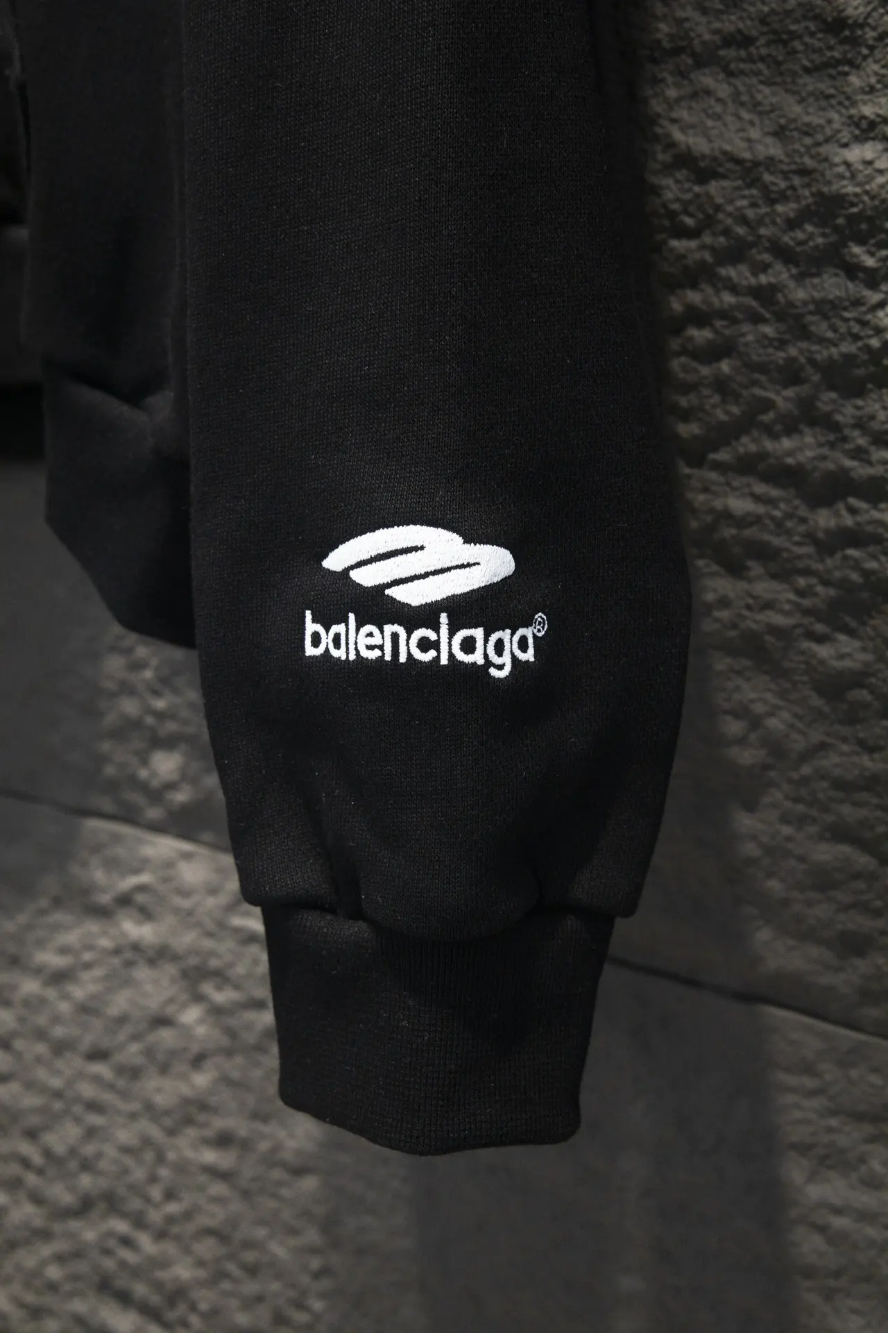 Oversized Logo-Print Zip-Up Hoodie D21924304 — view 8