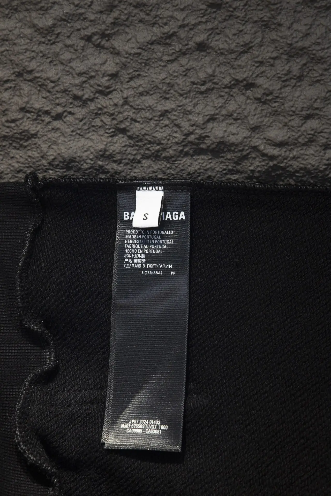 Oversized Logo-Print Zip-Up Hoodie D21924304 — view 9
