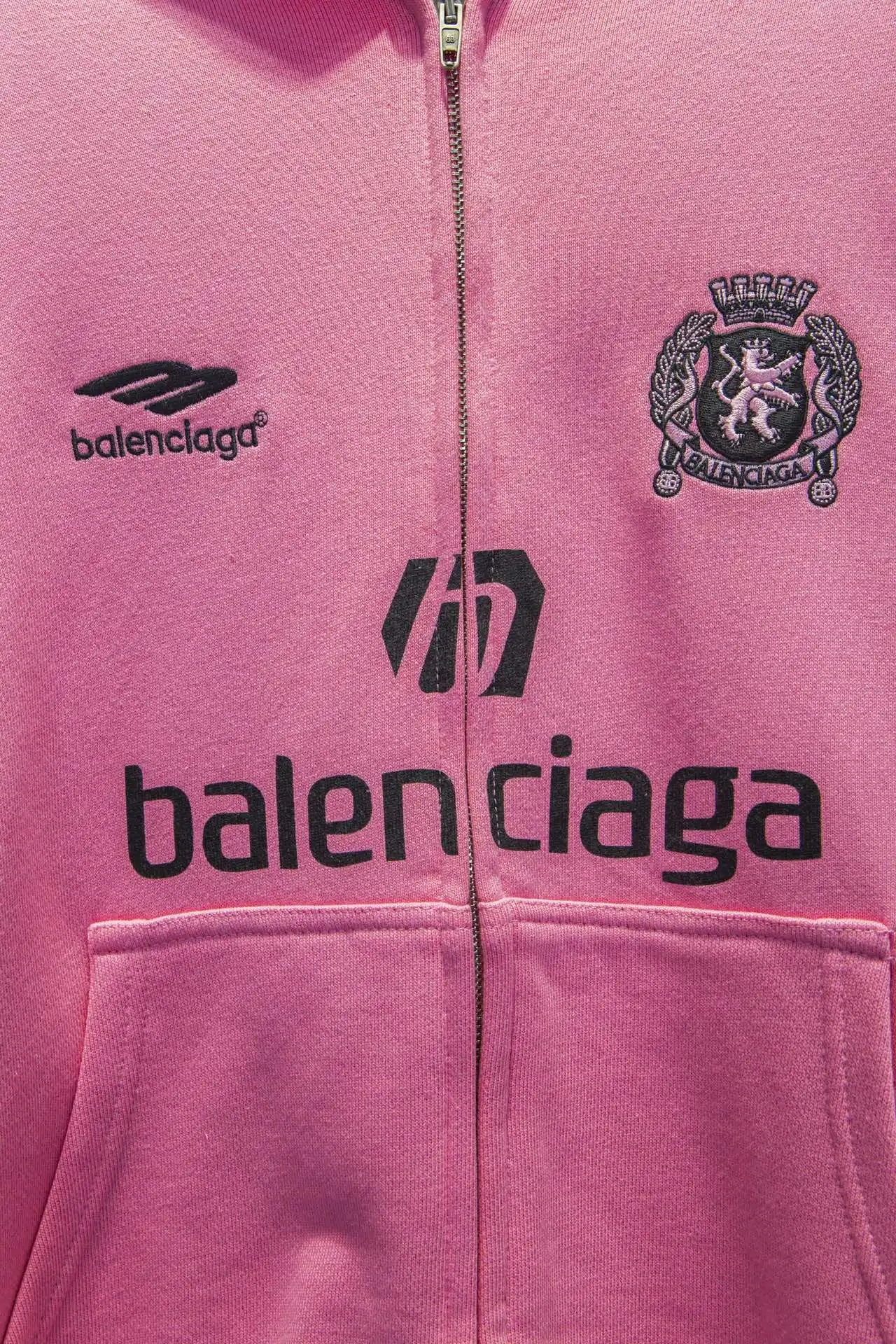 Logo-Embroidered Oversized Zip-Up Hoodie D21924306 — view 3