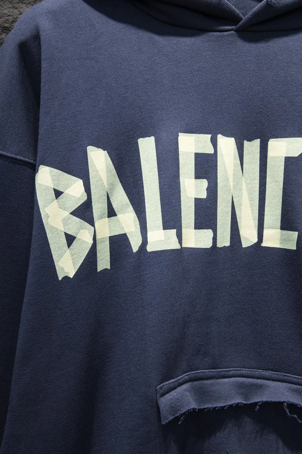 Tape Logo Distressed Oversized Hoodie D19524302 — view 5