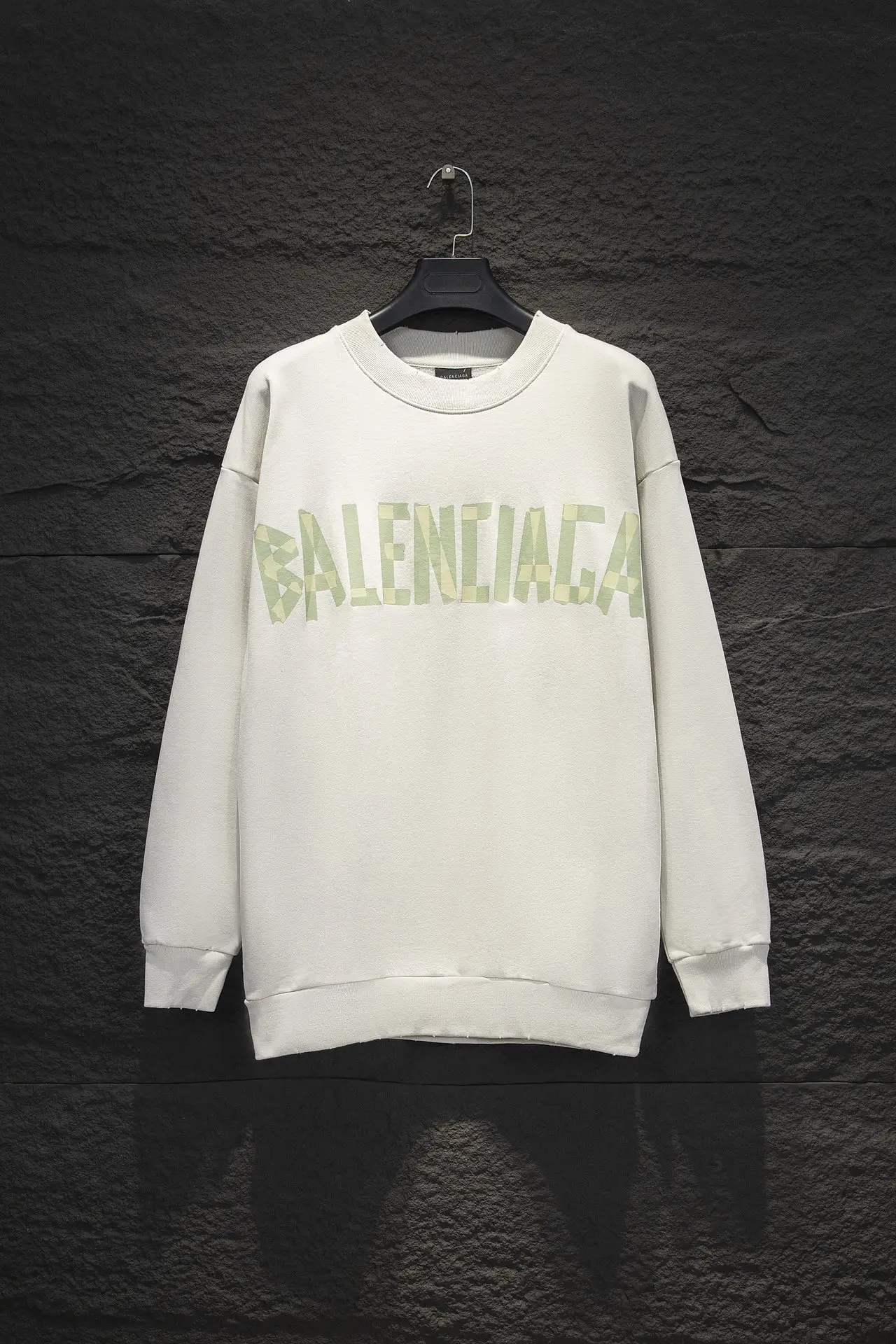 Logo Tape Distressed Crew-Neck Sweatshirt D16524297