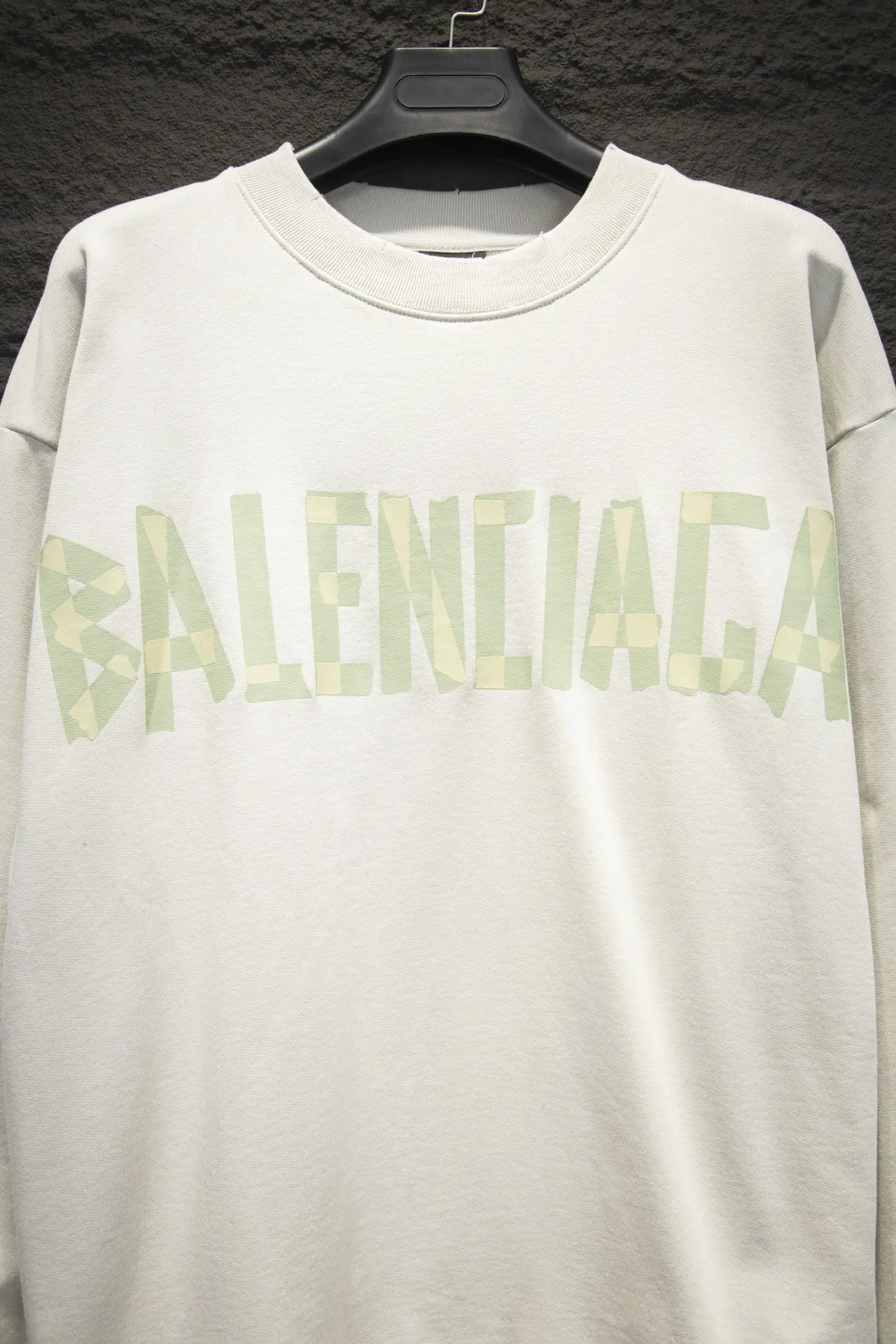 Logo Tape Distressed Crew-Neck Sweatshirt D16524297 — view 4