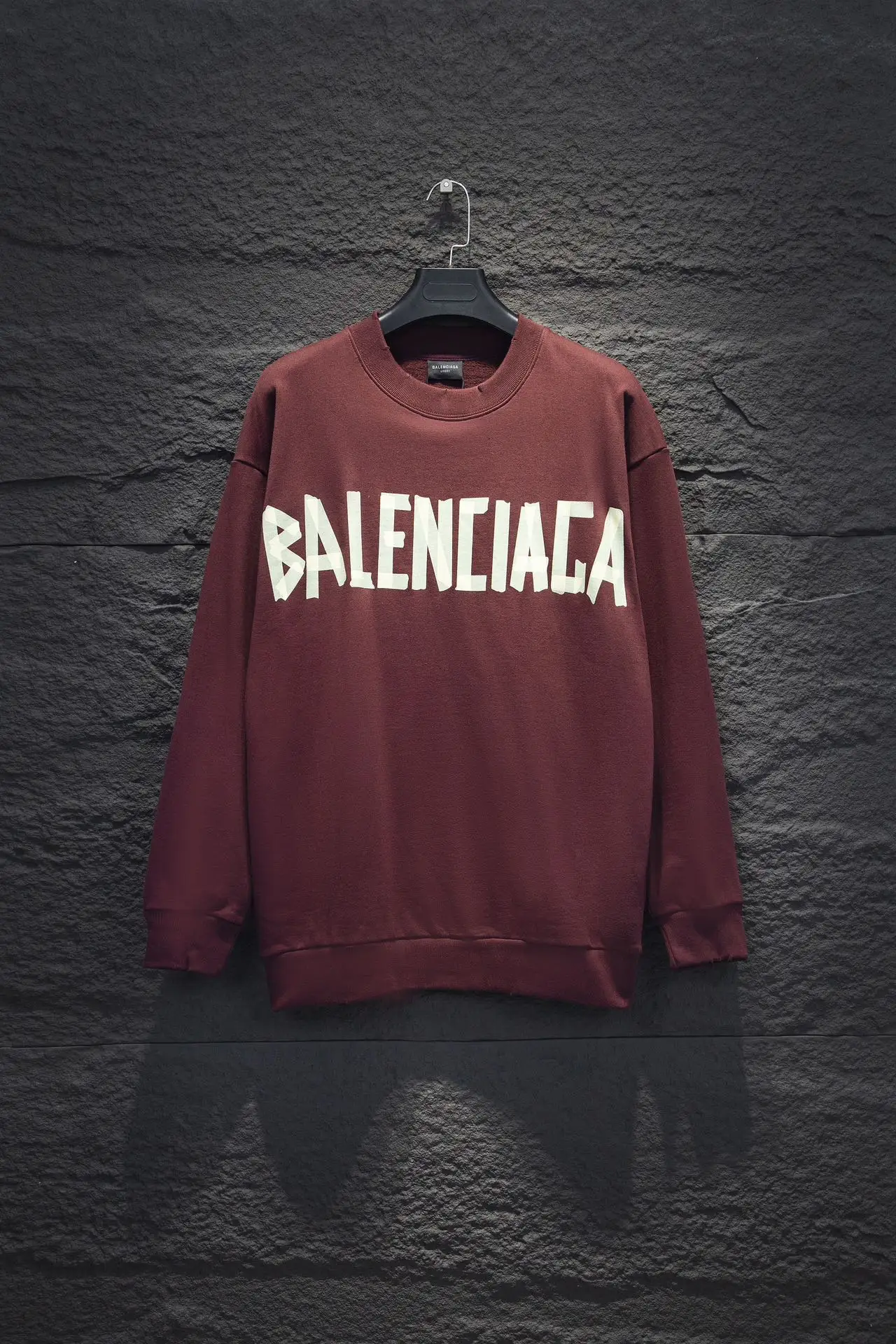 Tape Logo Distressed Crew-Neck Sweatshirt D16524296