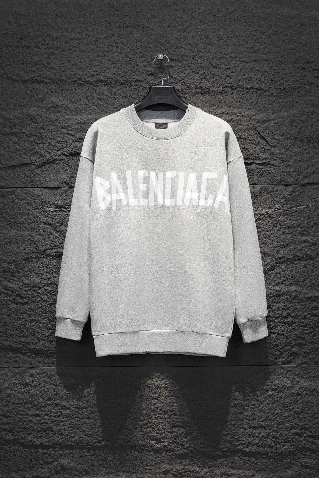 Logo Tape Distressed Crew-Neck Sweatshirt D16524294