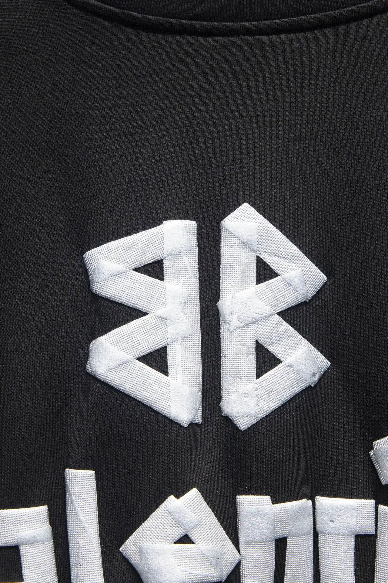 Logo-Appliqué Oversized Cotton Sweatshirt D15524308 — view 7