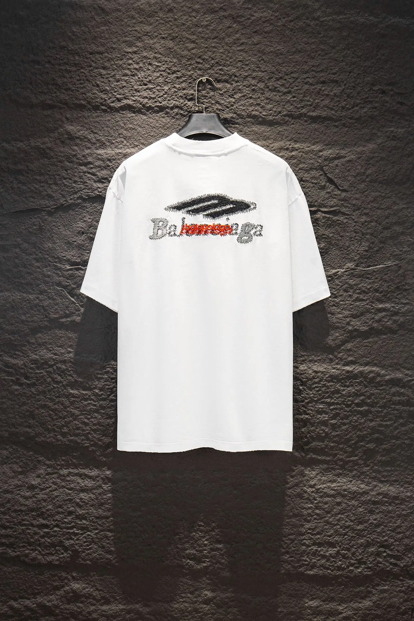 Distressed Embroidered Oversized T-Shirt D13015400 — view 2