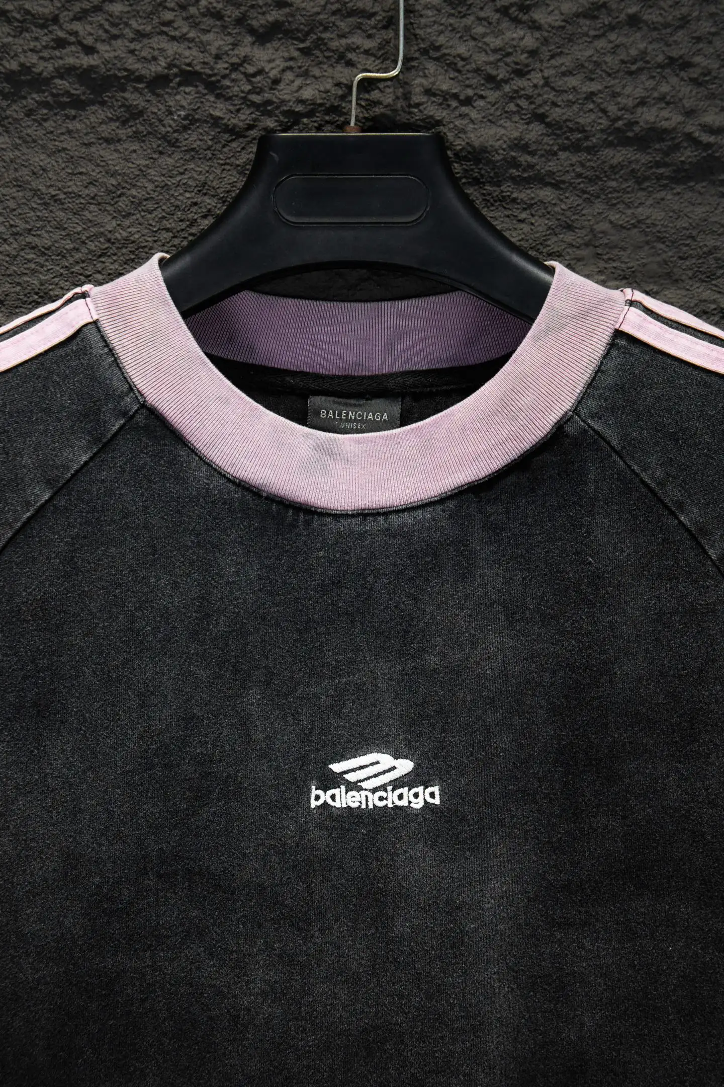 Oversized Distressed Logo-Embroidered T-Shirt D13015396 — view 3