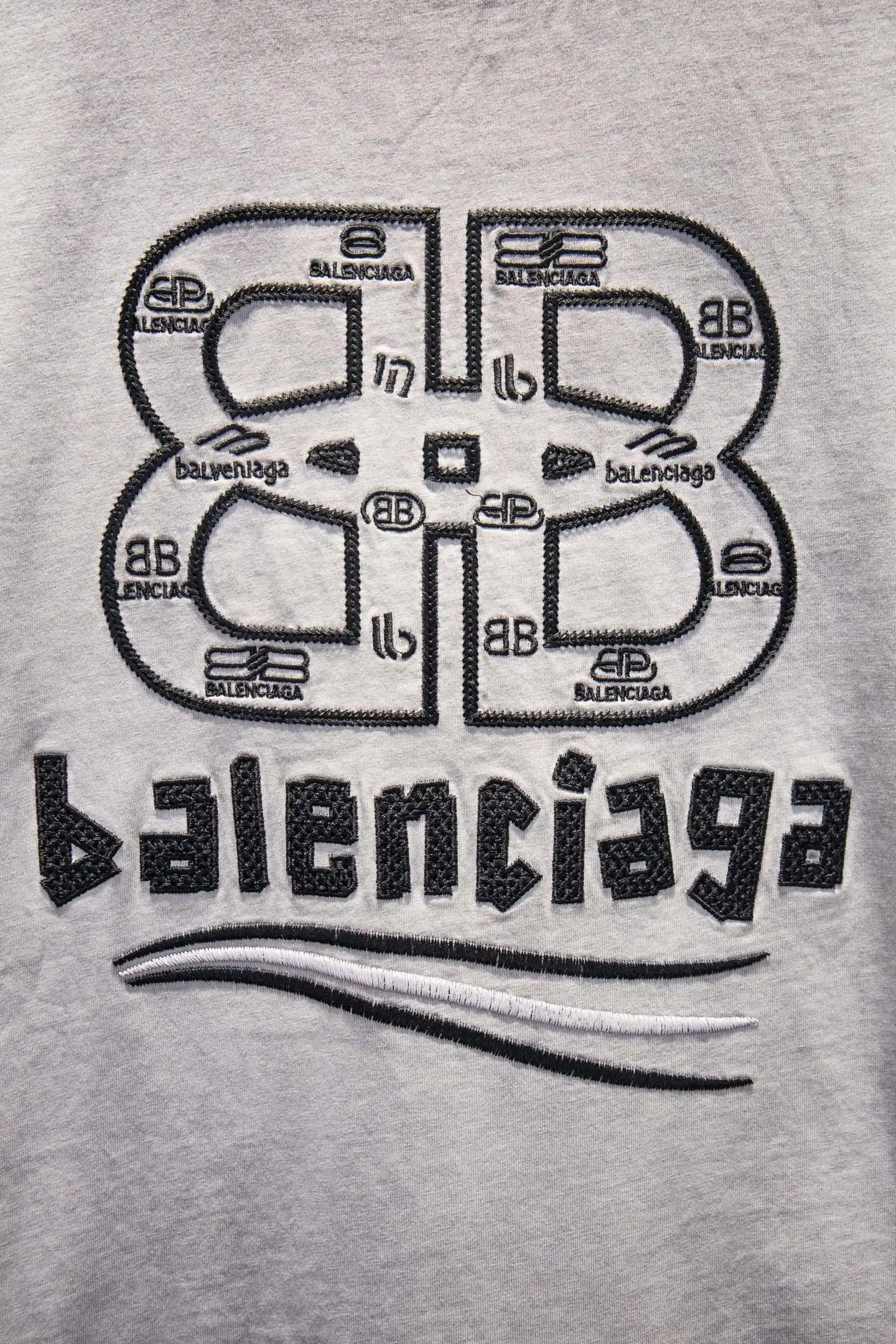 Logo Embroidered Oversized Distressed T-Shirt D14515373 — view 4