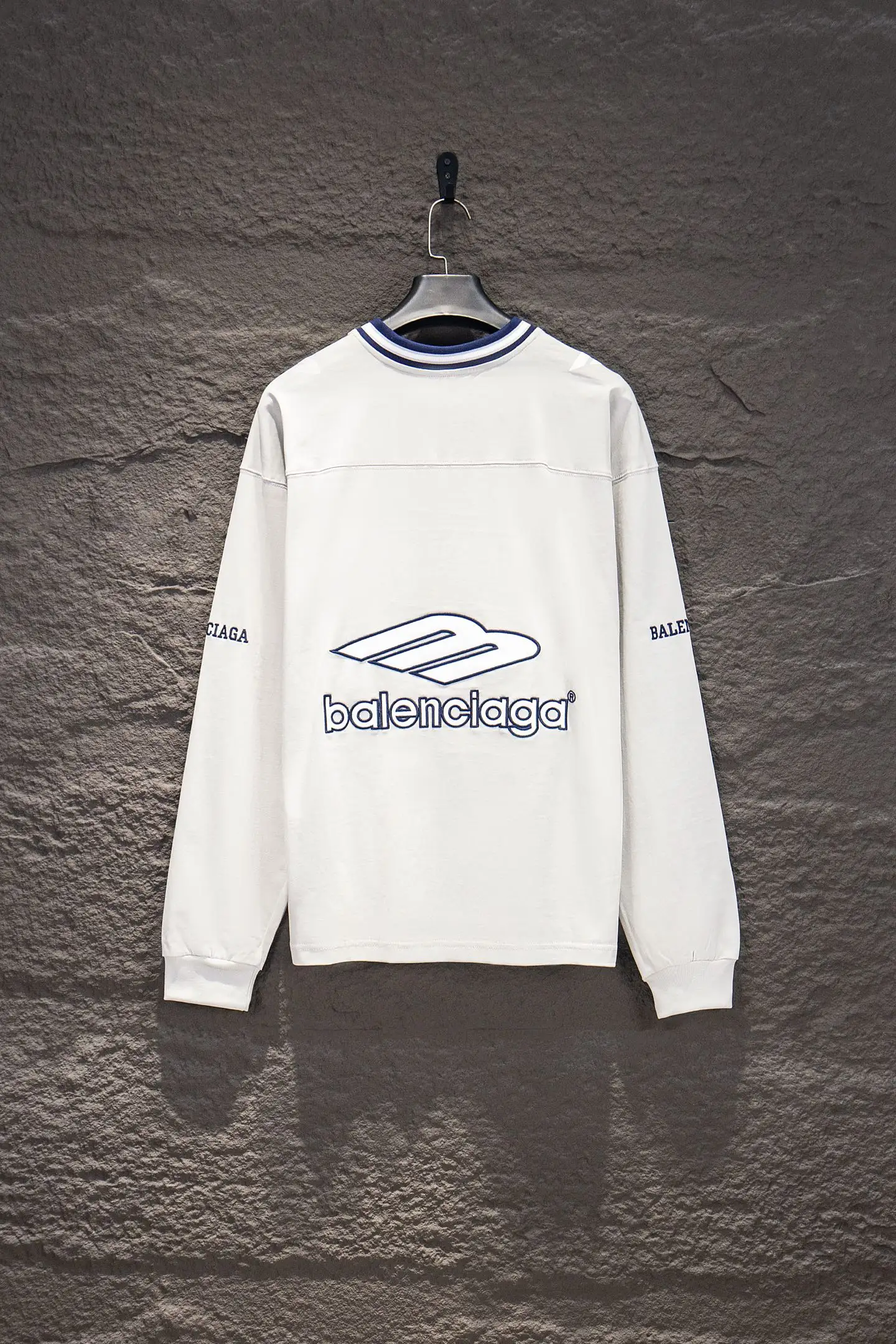 Oversized Embroidered Jersey Long-Sleeve T-Shirt D15924236 — view 2