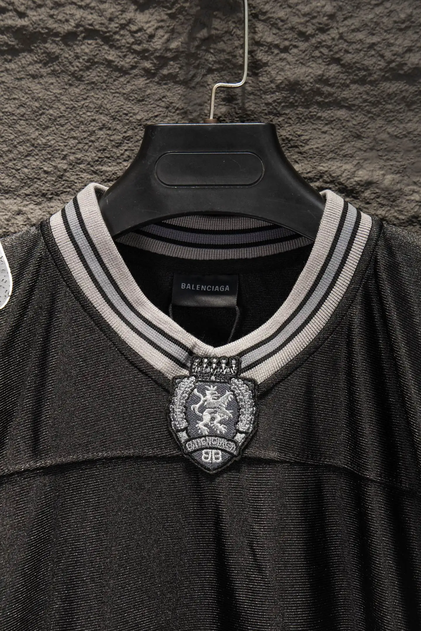 Oversized Paneled Logo Jersey Top D13924263 — view 3