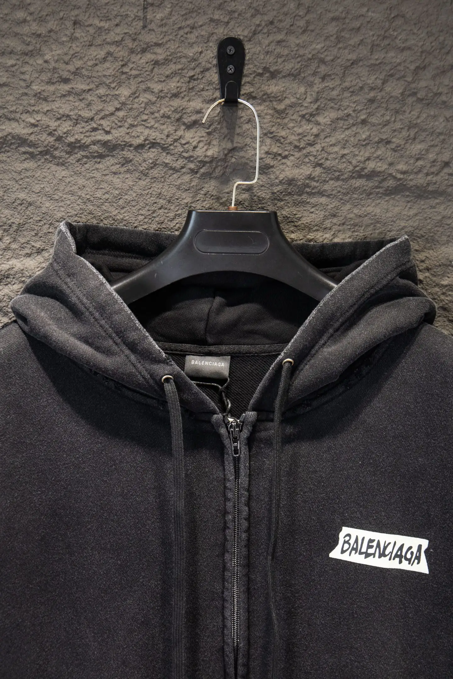 Tape Logo Distressed Zip-Up Hoodie D22924213 — view 3
