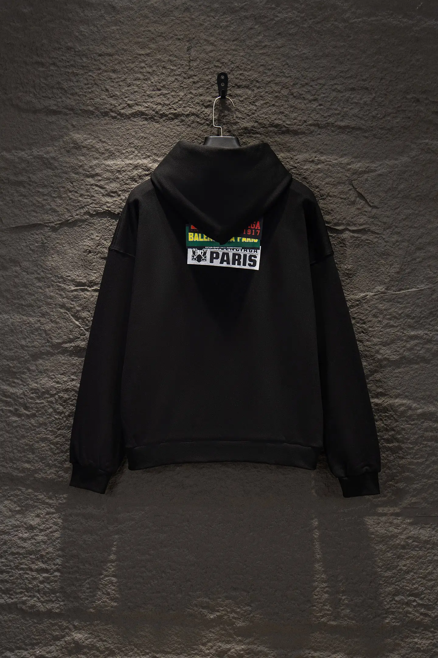 Oversized Graphic Logo Hoodie D18924261 — view 2