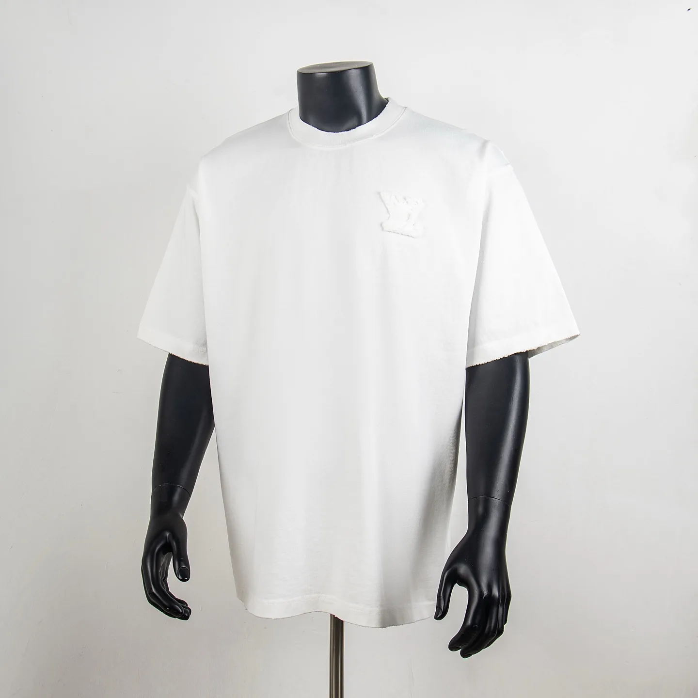 Logo Appliqué Distressed Cotton T-Shirt D12915456