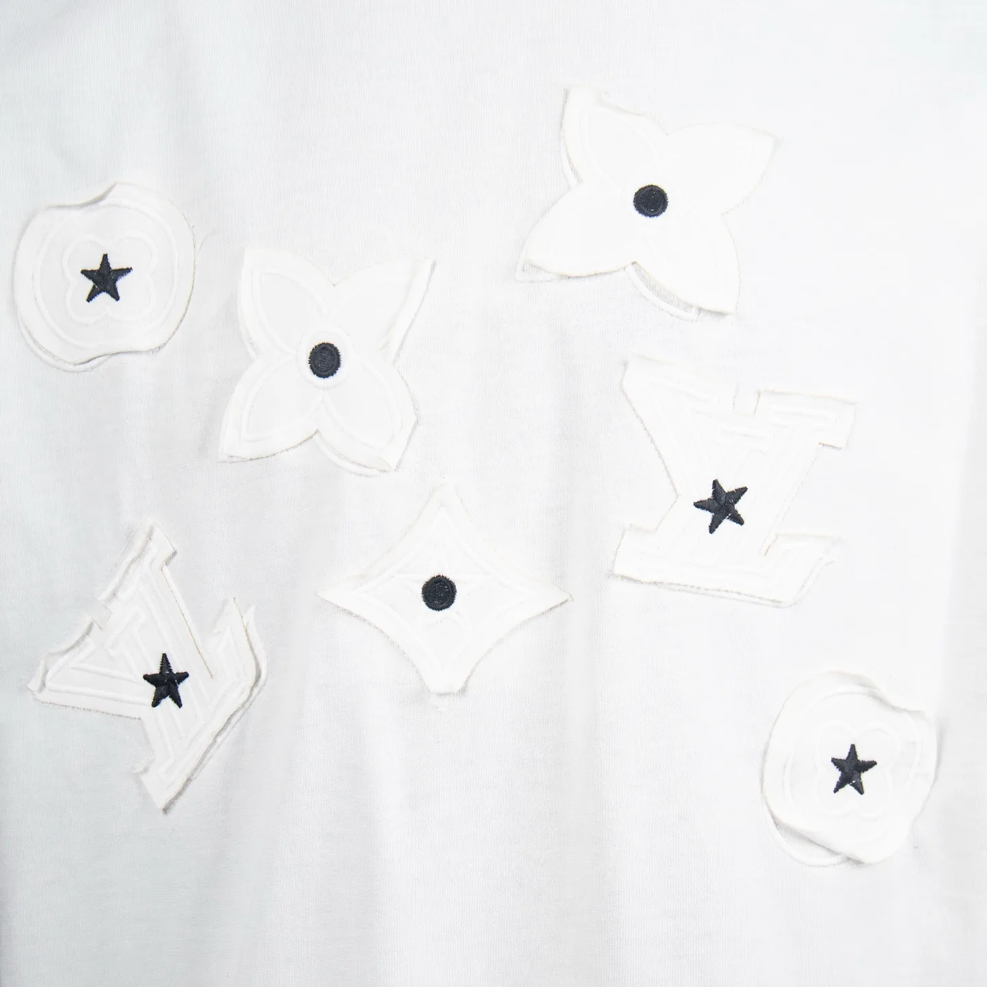 Embroidered Patch Distressed Cotton T-Shirt D12515450 — view 5
