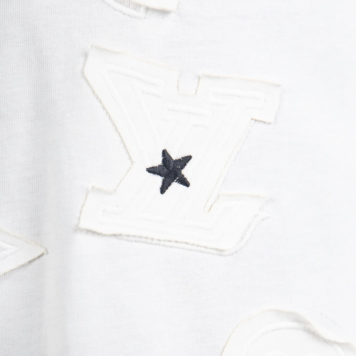 Embroidered Patch Distressed Cotton T-Shirt D12515450 — view 6