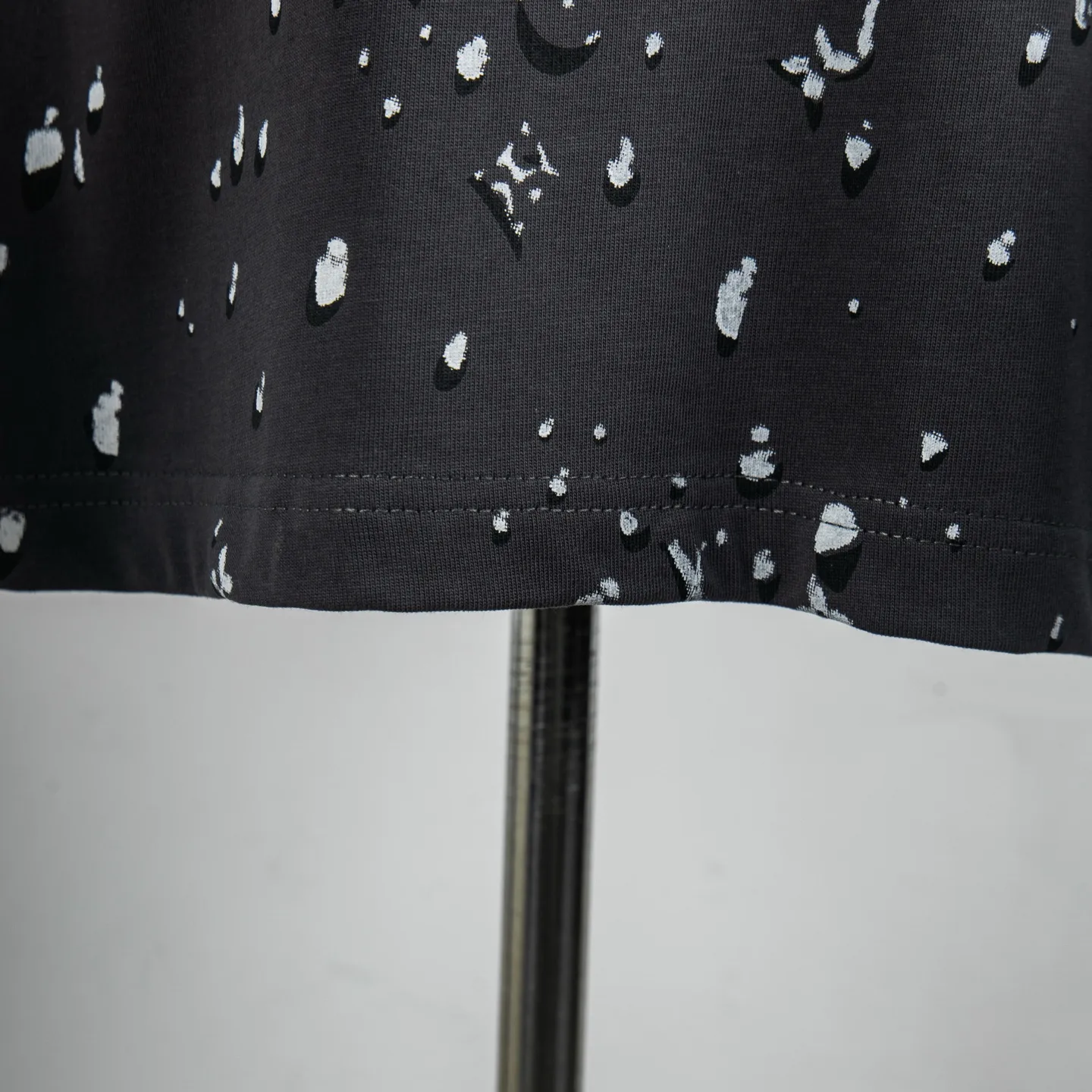 Monogram Raindrop Print Cotton T-Shirt D12515428 — view 8