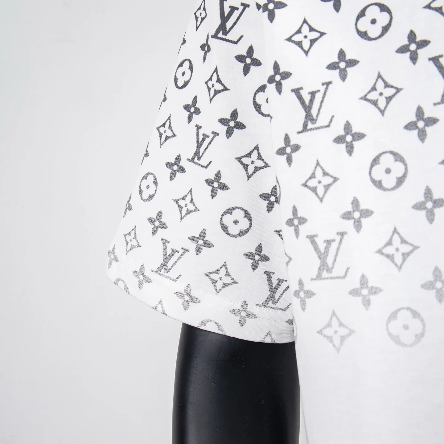Monogram Gradient Print Cotton T-Shirt D11912698 — view 5