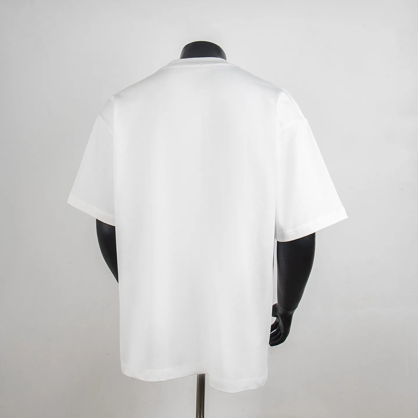 Givenchy Logo and Star Print Cotton T-Shirt D11515404 — view 2