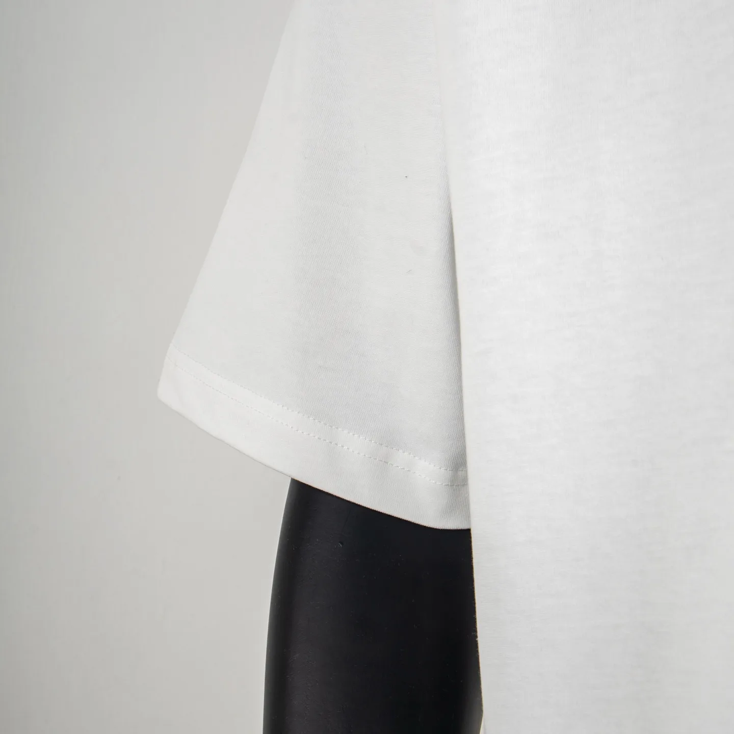 Givenchy Logo and Star Print Cotton T-Shirt D11515404 — view 7