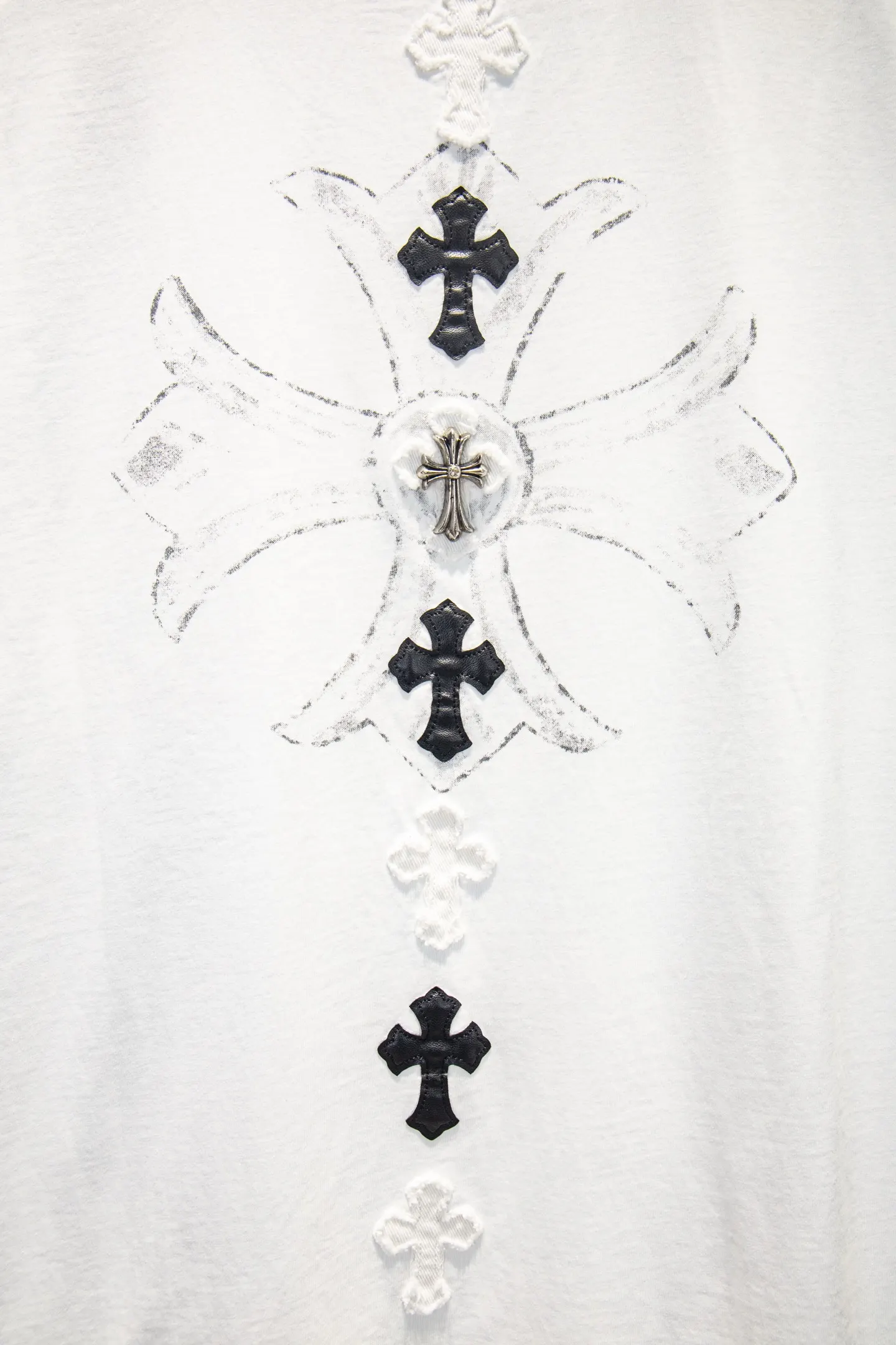 Oversized Distressed Cross Patch T-Shirt D14515370 — view 6