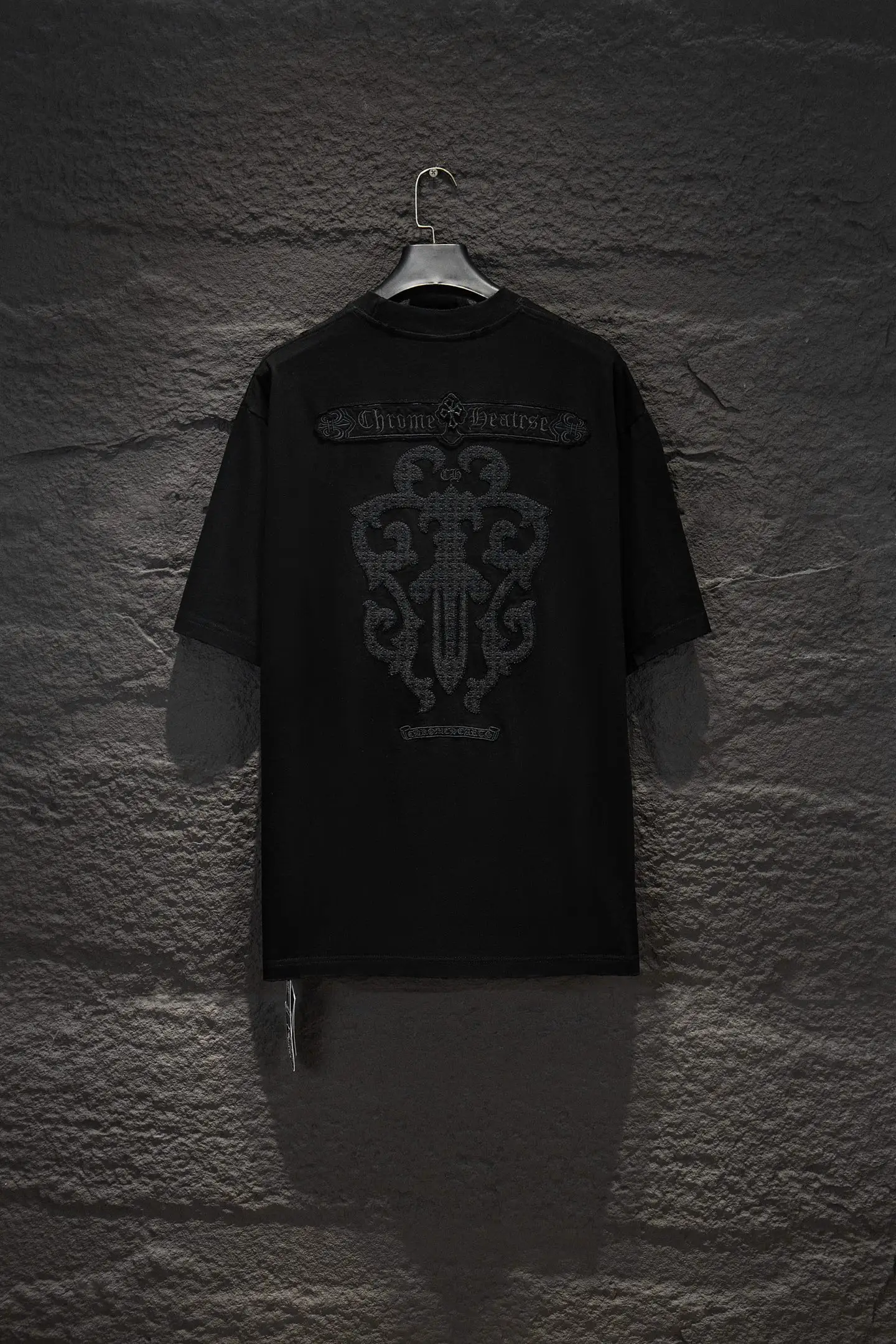 Embroidered Distressed Oversized T-Shirt D14515368 — view 2