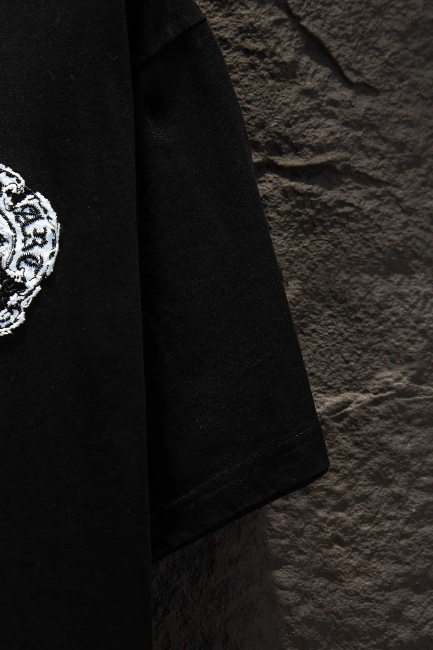 Embroidered Patch Oversized Cotton T-Shirt D13515361 — view 6