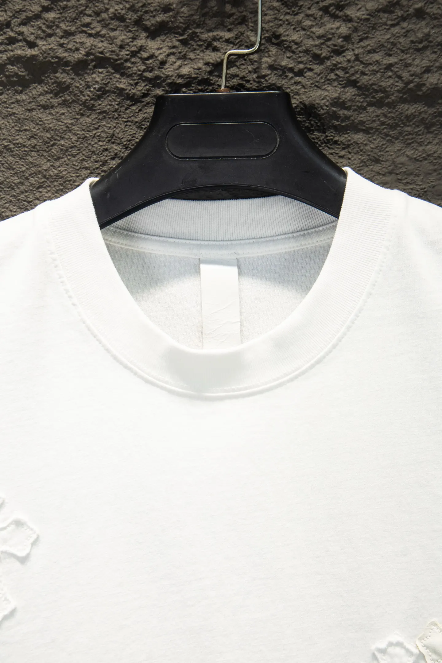 Oversized Cross Patch Embroidered T-Shirt D14515356 — view 3