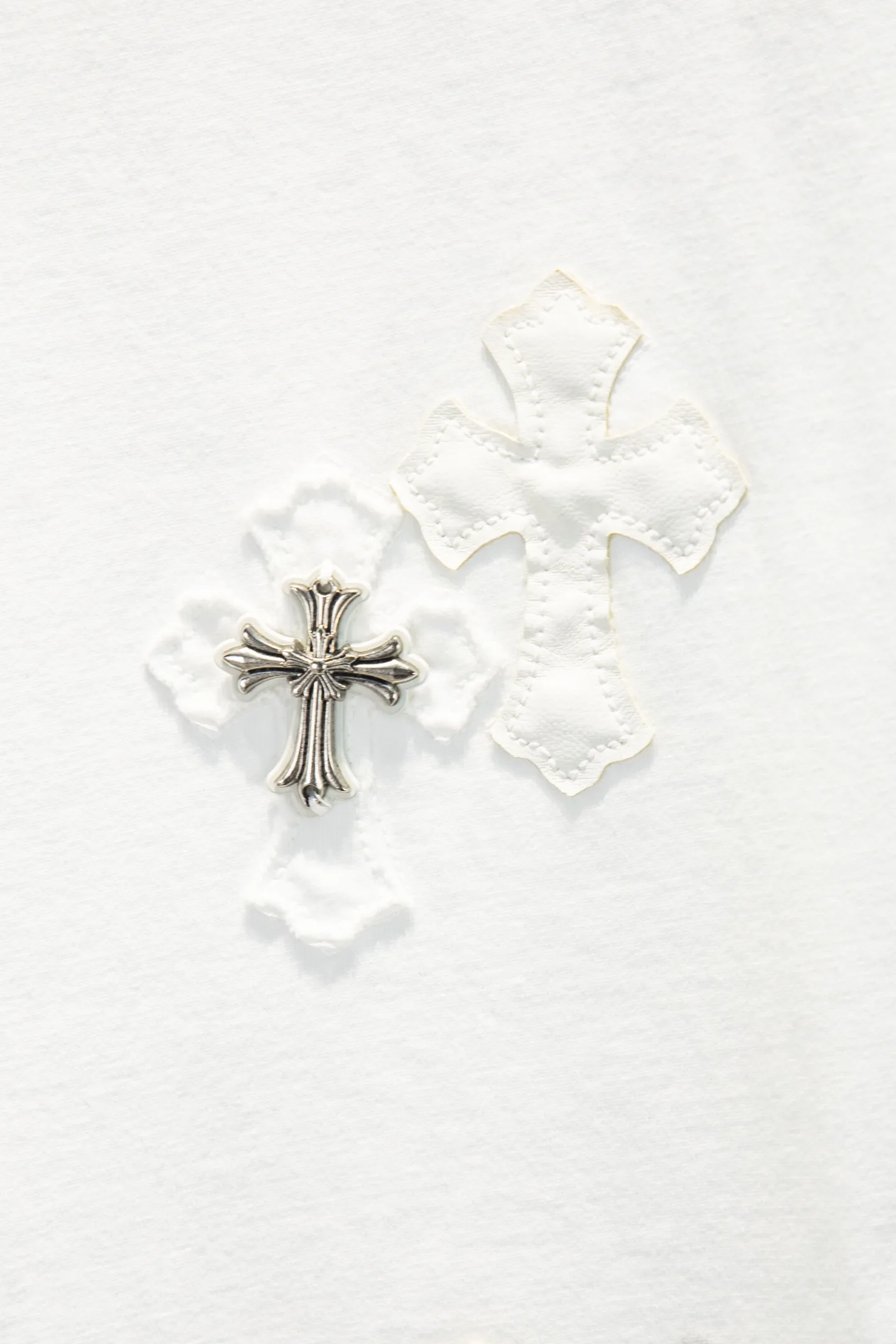 Oversized Cross Patch Embroidered T-Shirt D14515356 — view 5