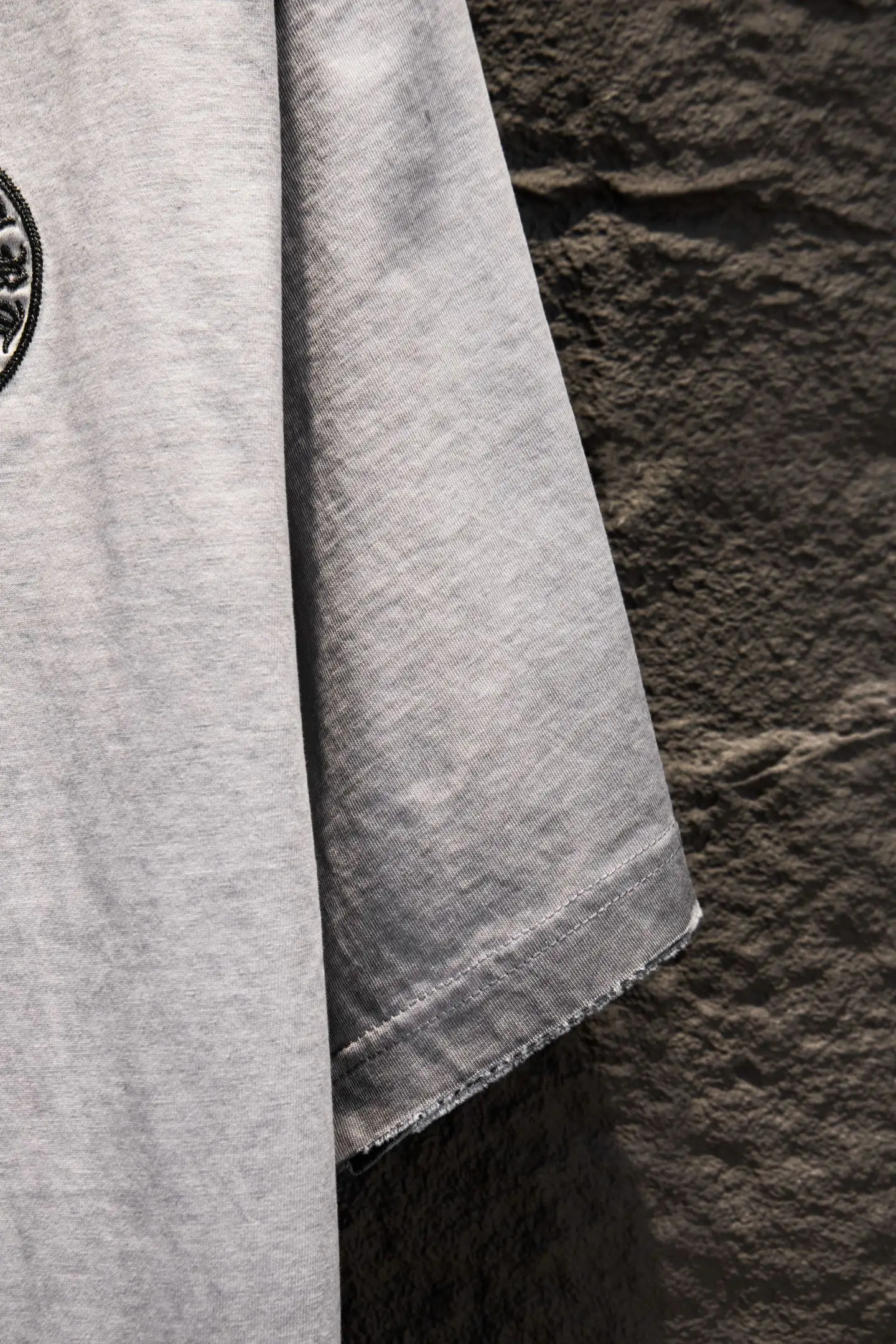 Oversized Embroidered Distressed Cotton T-Shirt D14515500 — view 6