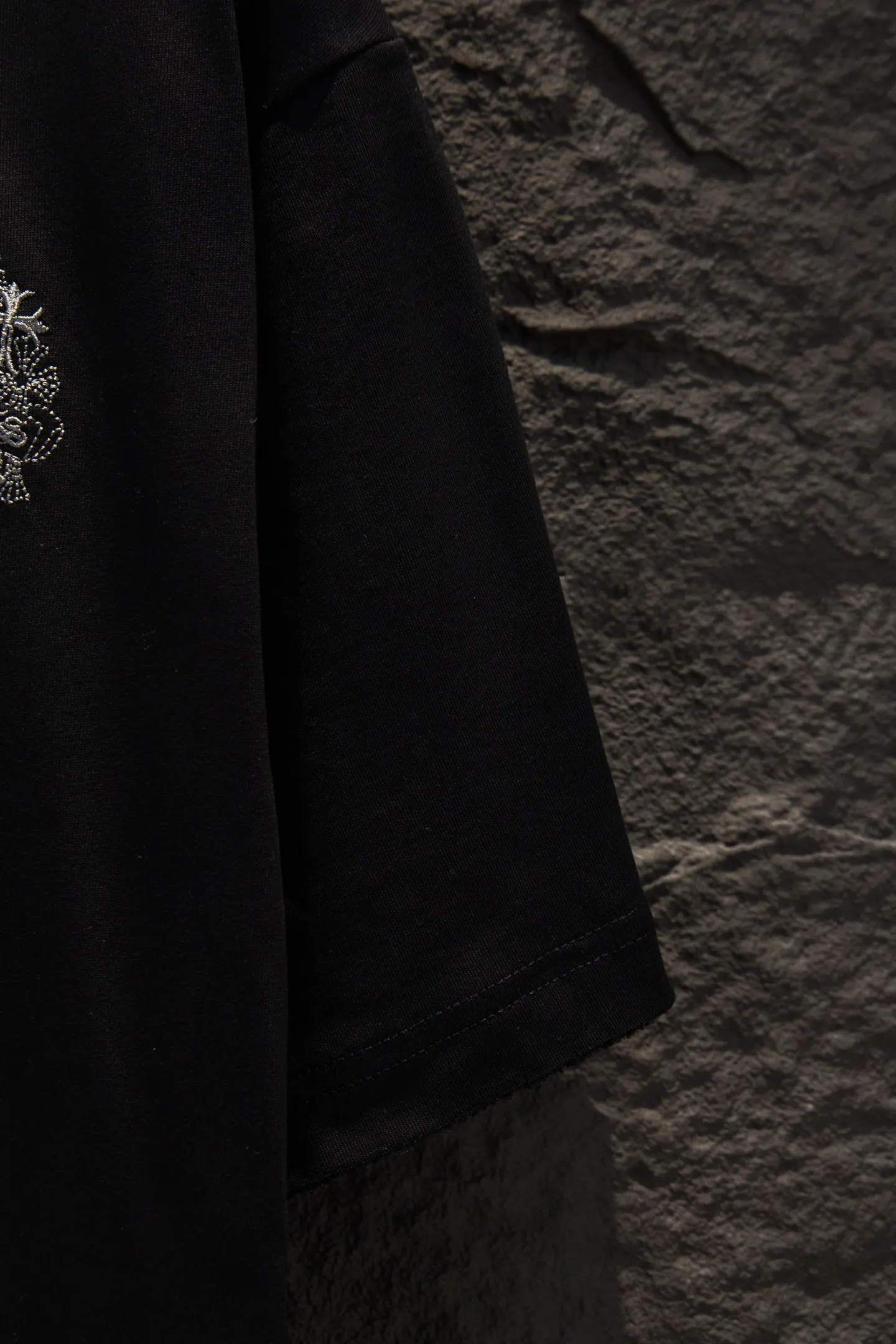 Embroidered Patch Oversized Cotton T-Shirt D14515493 — view 6