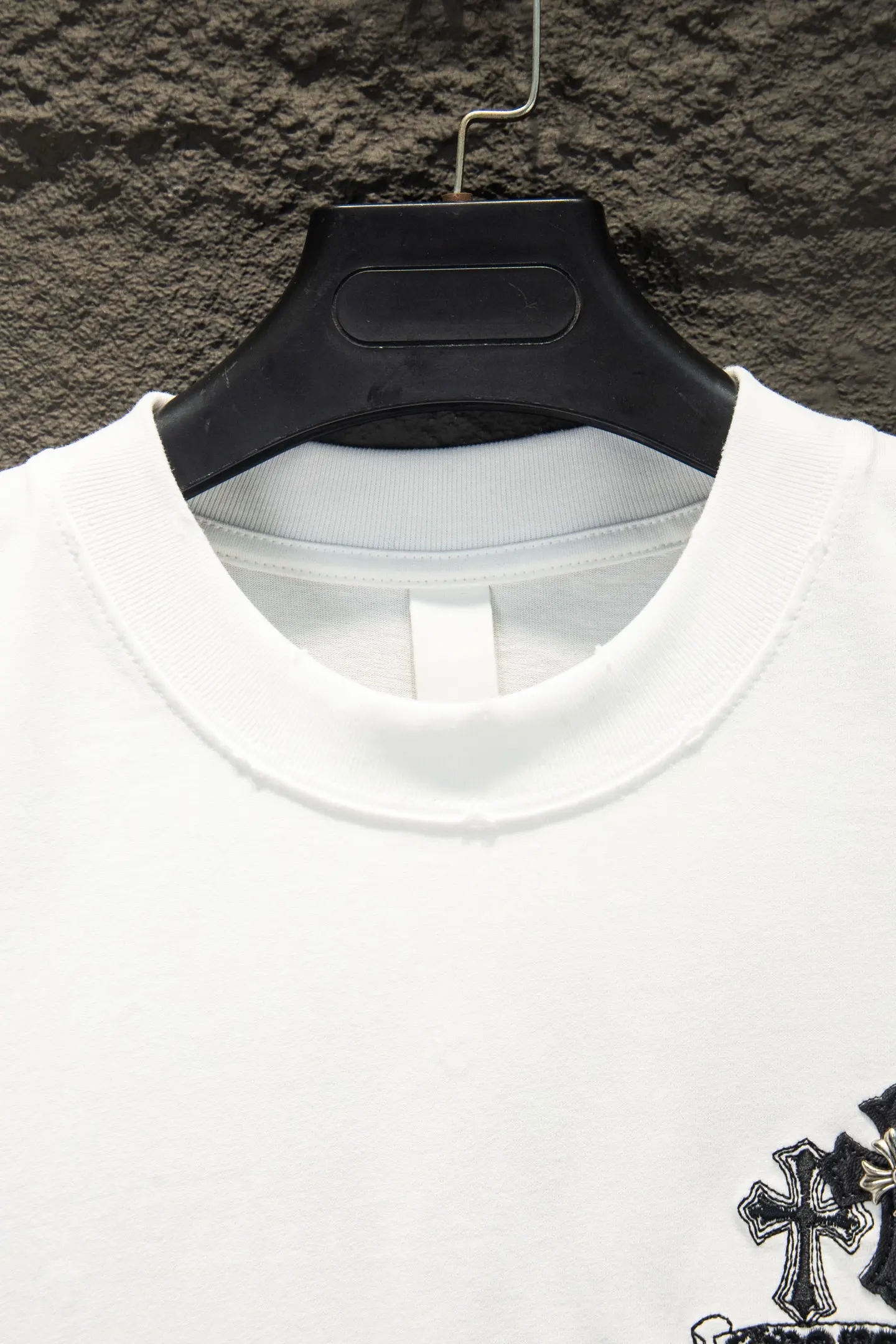 Distressed Embroidered Leather Patch T-Shirt D13515483 — view 3