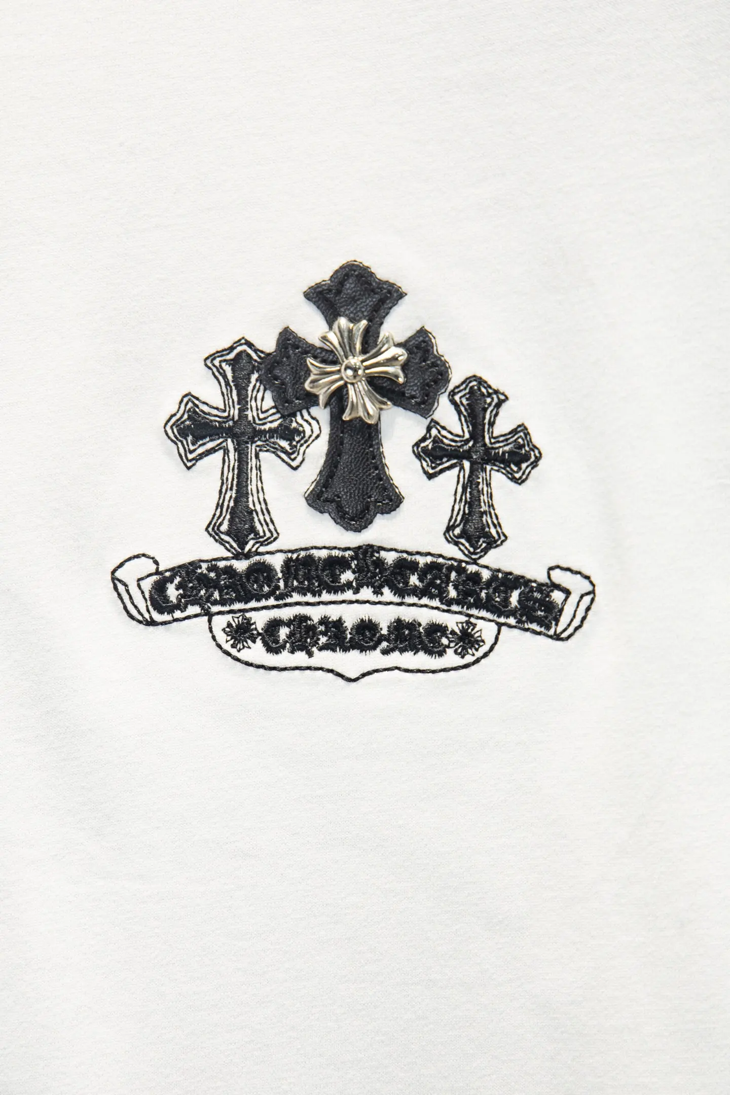 Distressed Embroidered Leather Patch T-Shirt D13515483 — view 4