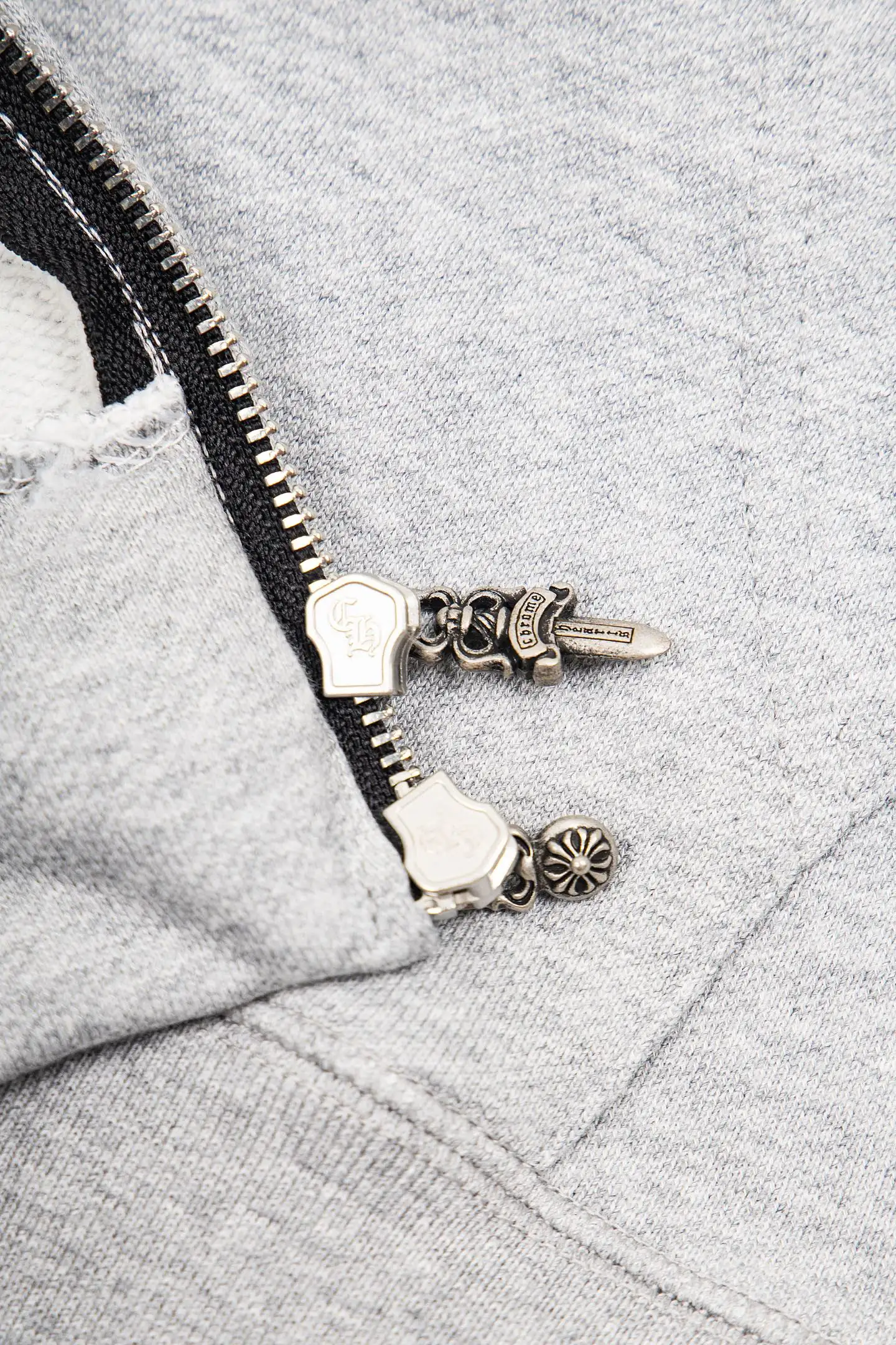 Embroidered Logo Zip-Up Hoodie D22524230 — view 7
