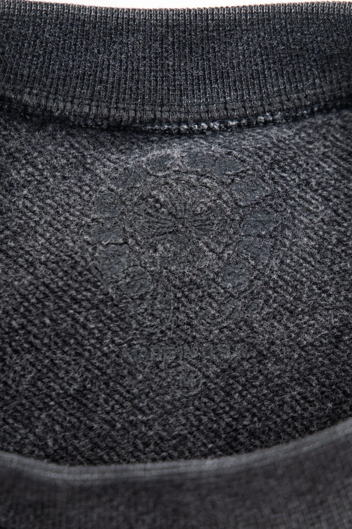 Washed Cotton Crew-Neck Sweatshirt D18924205 — view 11