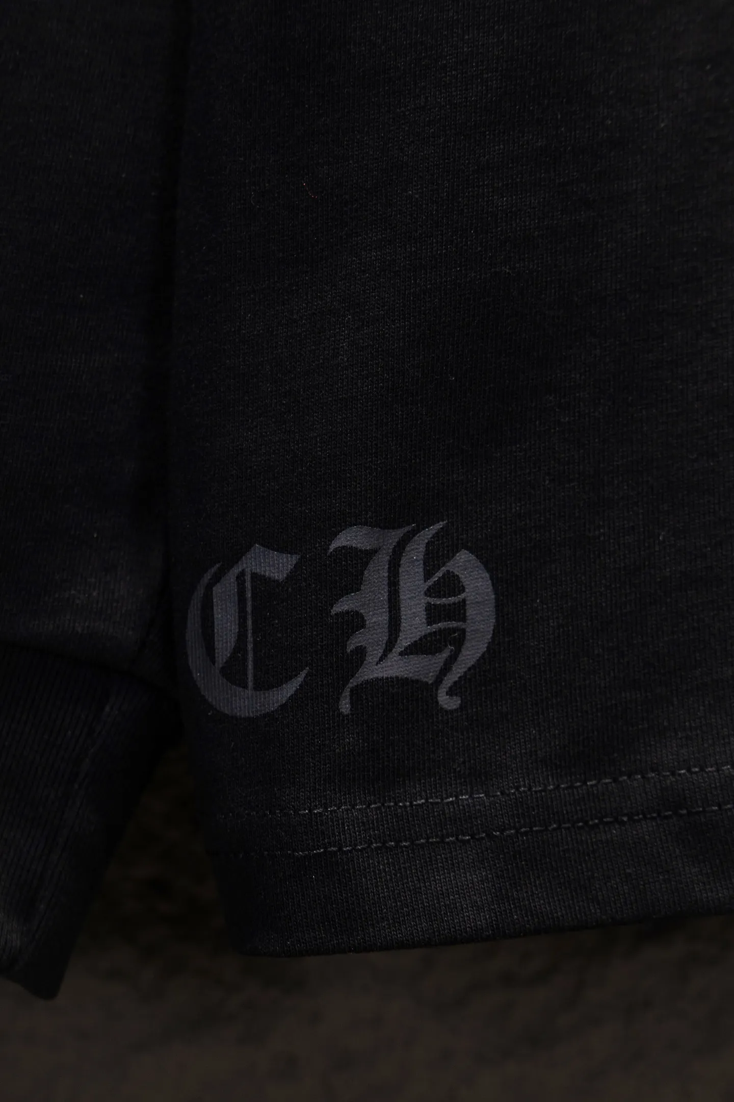 Oversized Logo-Print Long-Sleeve T-Shirt D14924269 — view 8