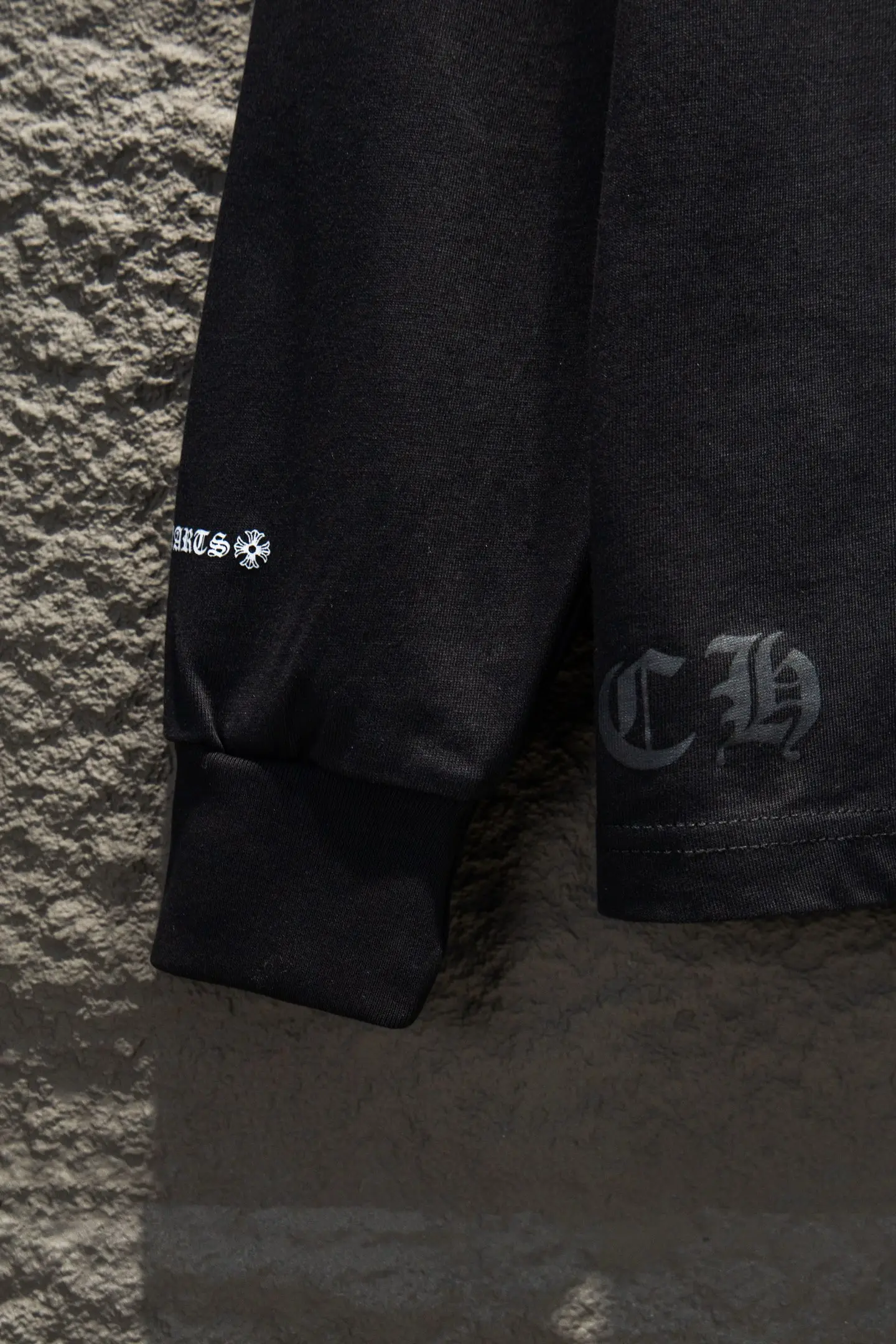 Oversized Logo-Print Cotton Long-Sleeve T-Shirt D14924207 — view 6