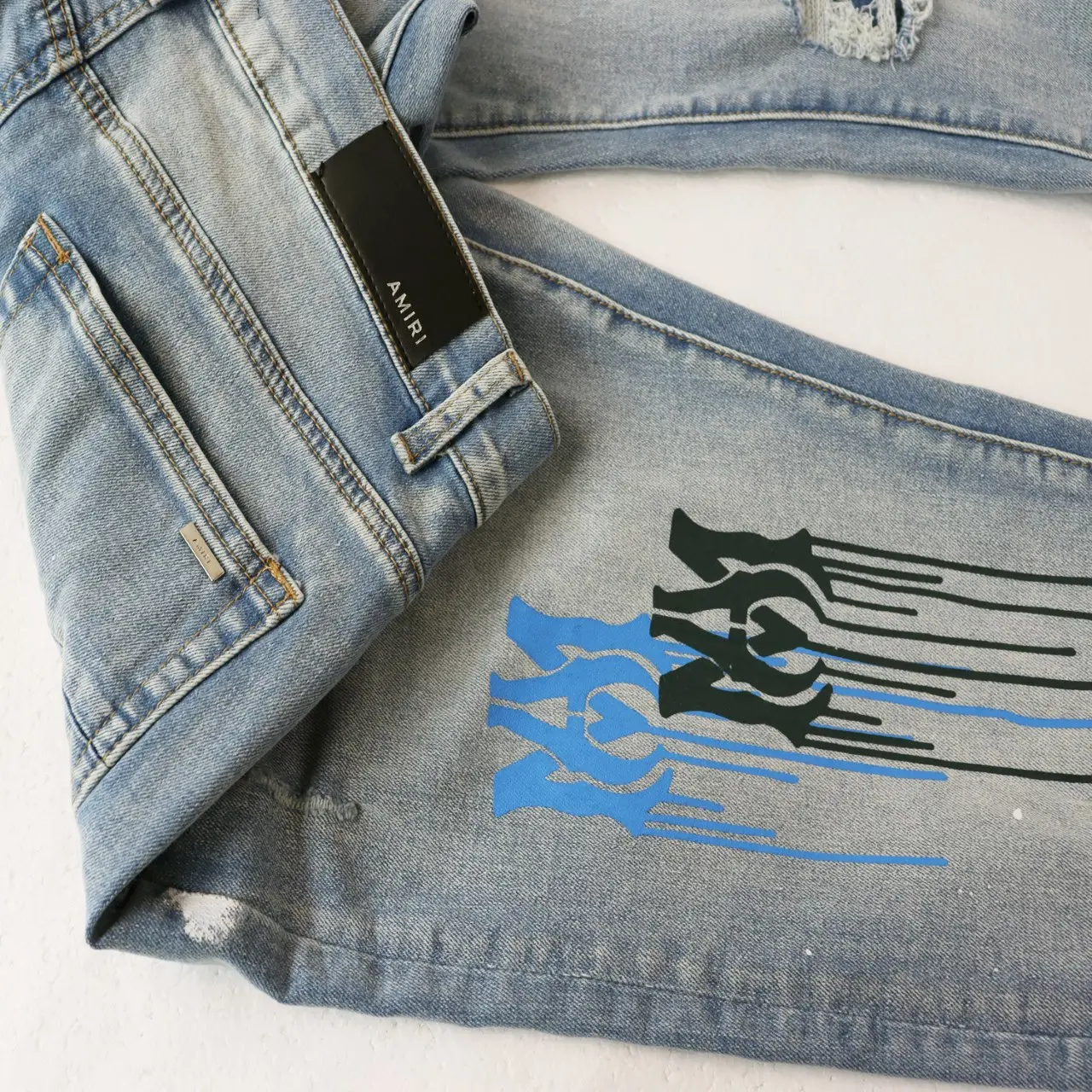Distressed Graphic Print Slim-Fit Jeans D13512257 — view 4