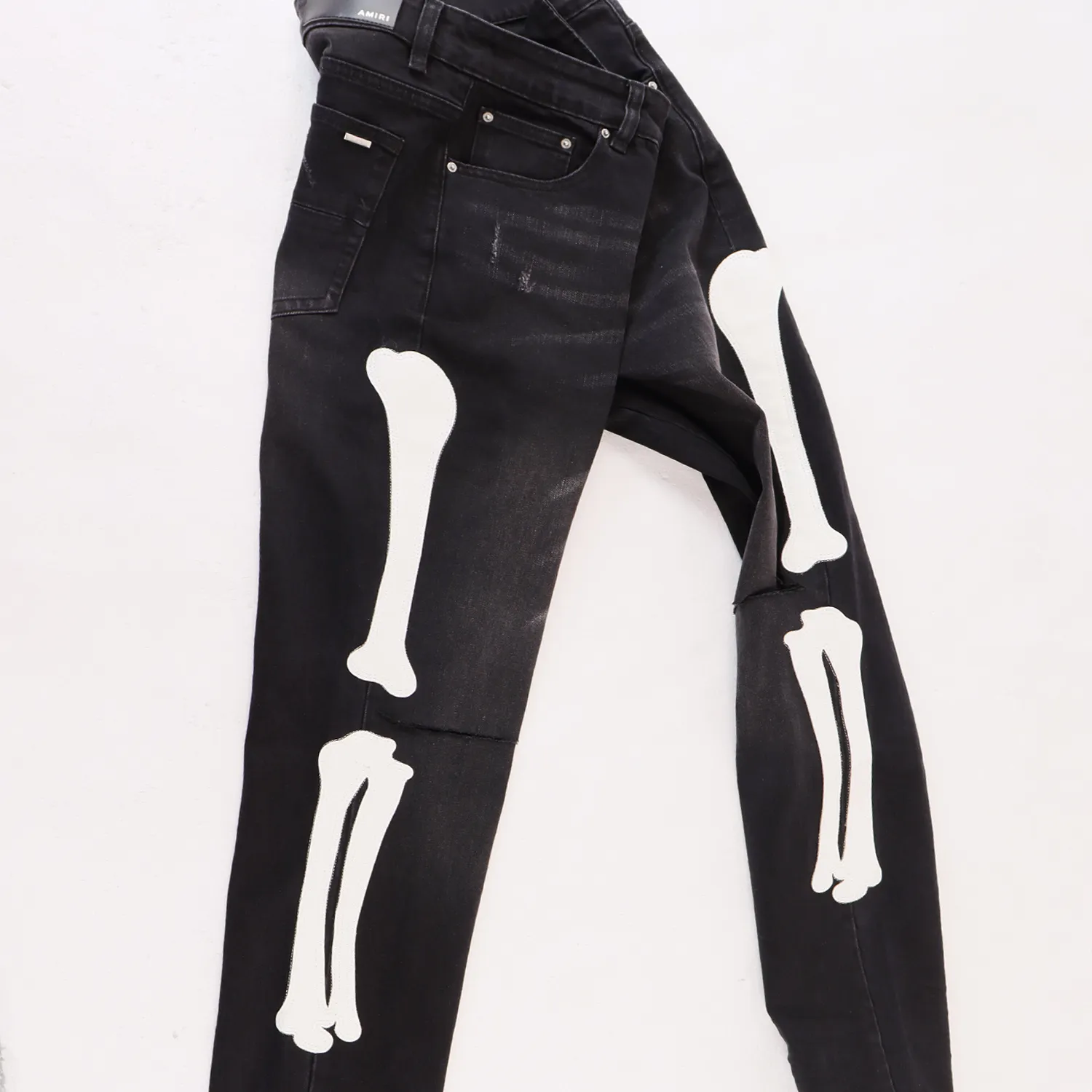Skeleton Appliqué Distressed Slim-Fit Jeans D13812215 — view 6