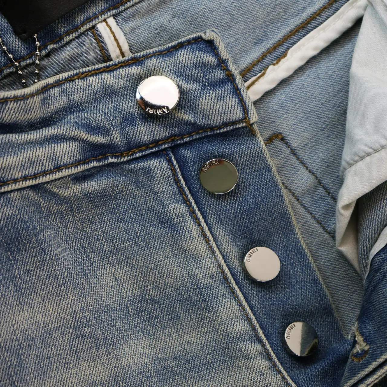 Skeleton Appliqué Distressed Slim-Fit Jeans D13812215 — view 7
