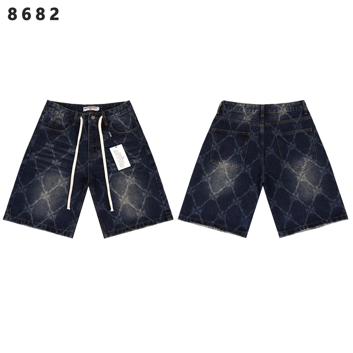 Laser-Etched Diamond Pattern Denim Shorts D10812204 — view 2